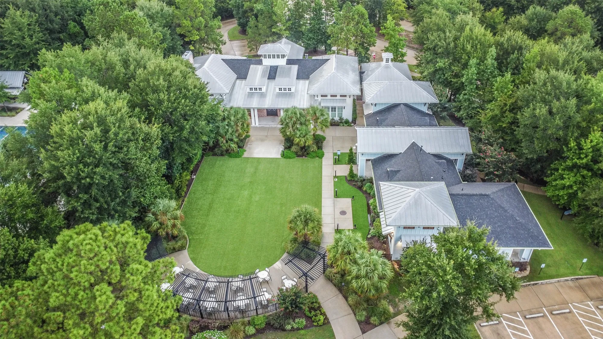 Property Slideshow image 41 of 47 | 240 w stargazer lily bnd, Montgomery, TX, 77316