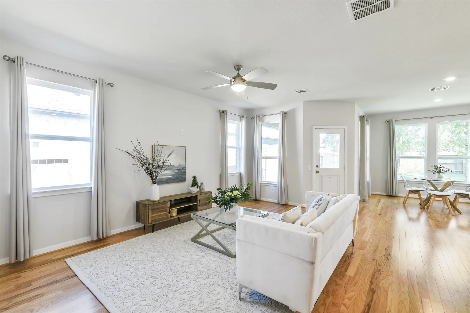 Property Slideshow image 7 of 47 | 240 w stargazer lily bnd, Montgomery, TX, 77316