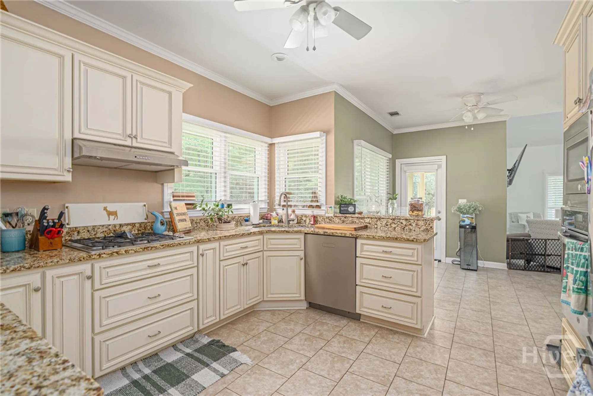 Property Slideshow image 11 of 20 | 1 carlow ln, Savannah, GA, 31411