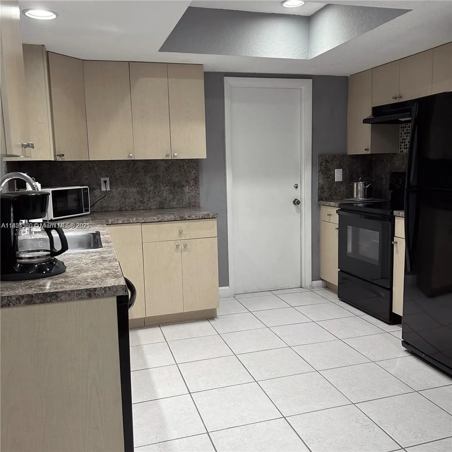 Property Slideshow image 11 of 17 | 6960 nw 11th ct, Margate, FL, 33063