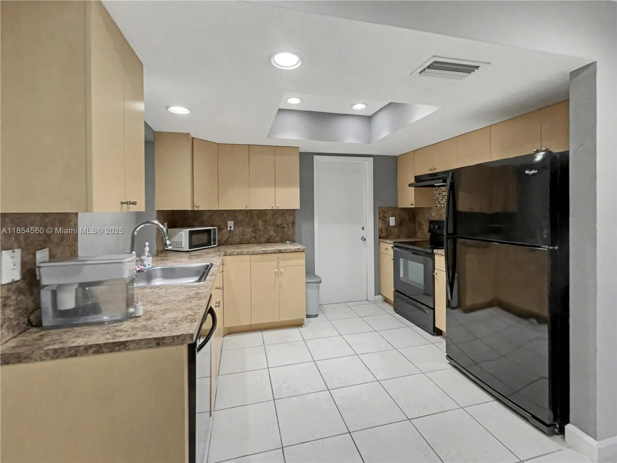 Property Slideshow image 7 of 17 | 6960 nw 11th ct, Margate, FL, 33063