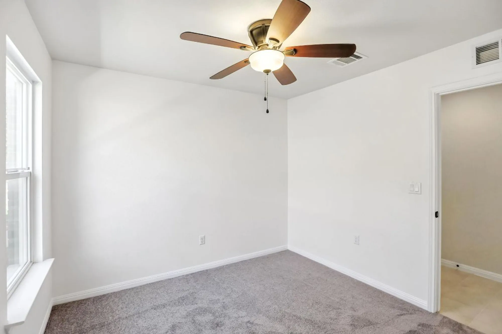 Property Slideshow image 17 of 26 | 113 hobby st, Georgetown, TX, 78633