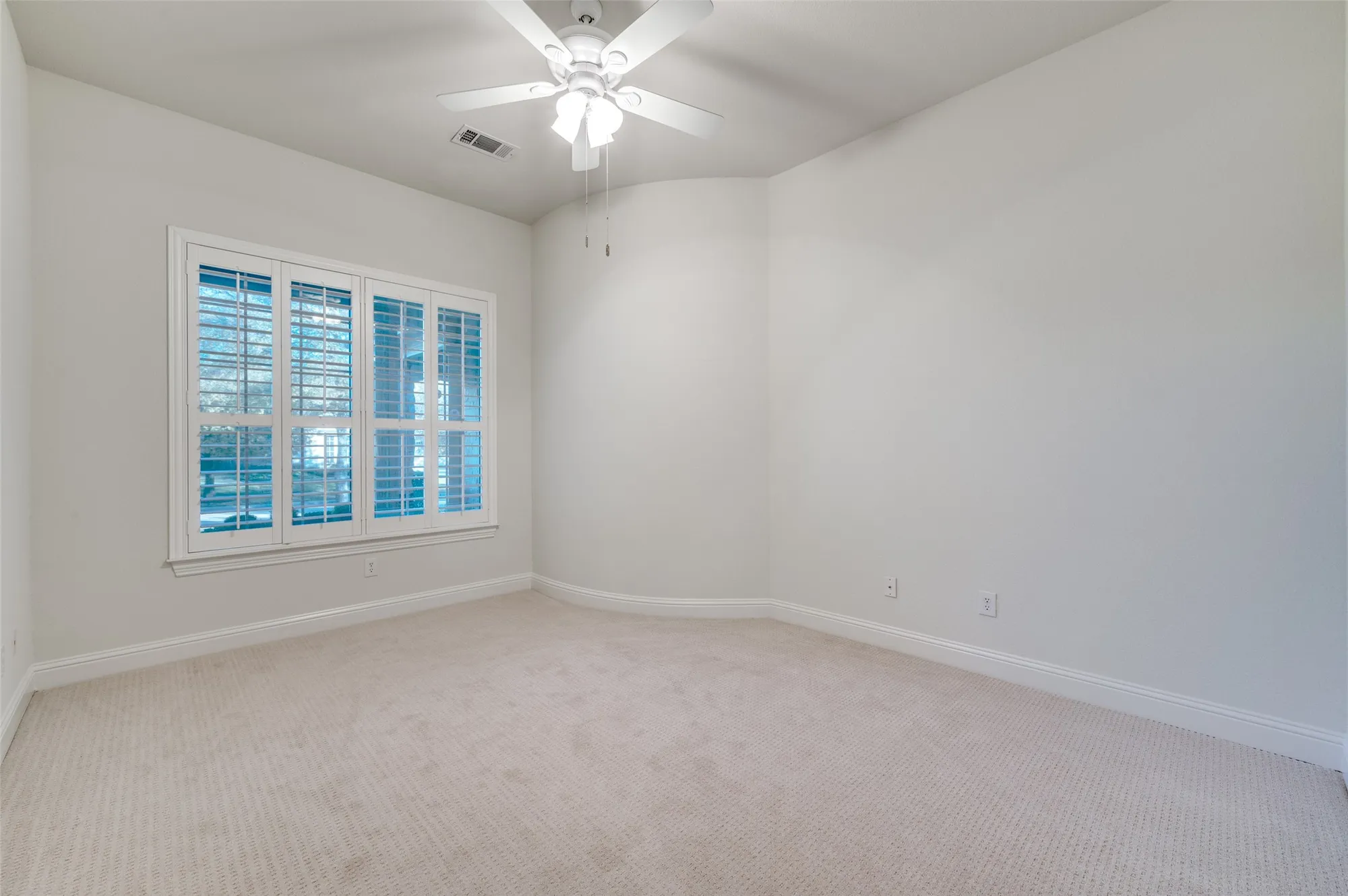 Property Slideshow image 13 of 19 | 7205 oakmont dr, Frisco, TX, 75036