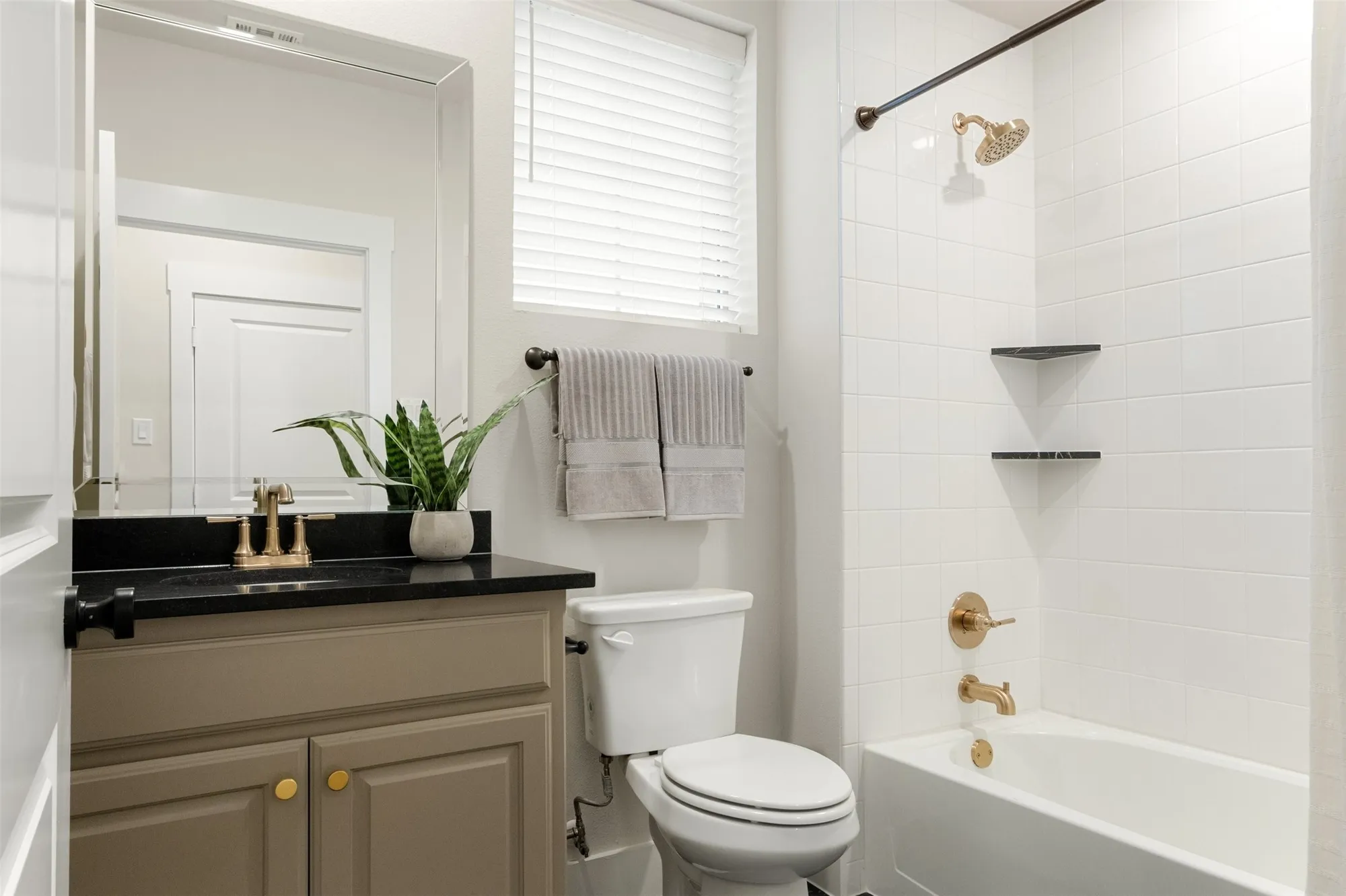 Property Slideshow image 17 of 18 | 2812 applewood way, Wylie, TX, 75098