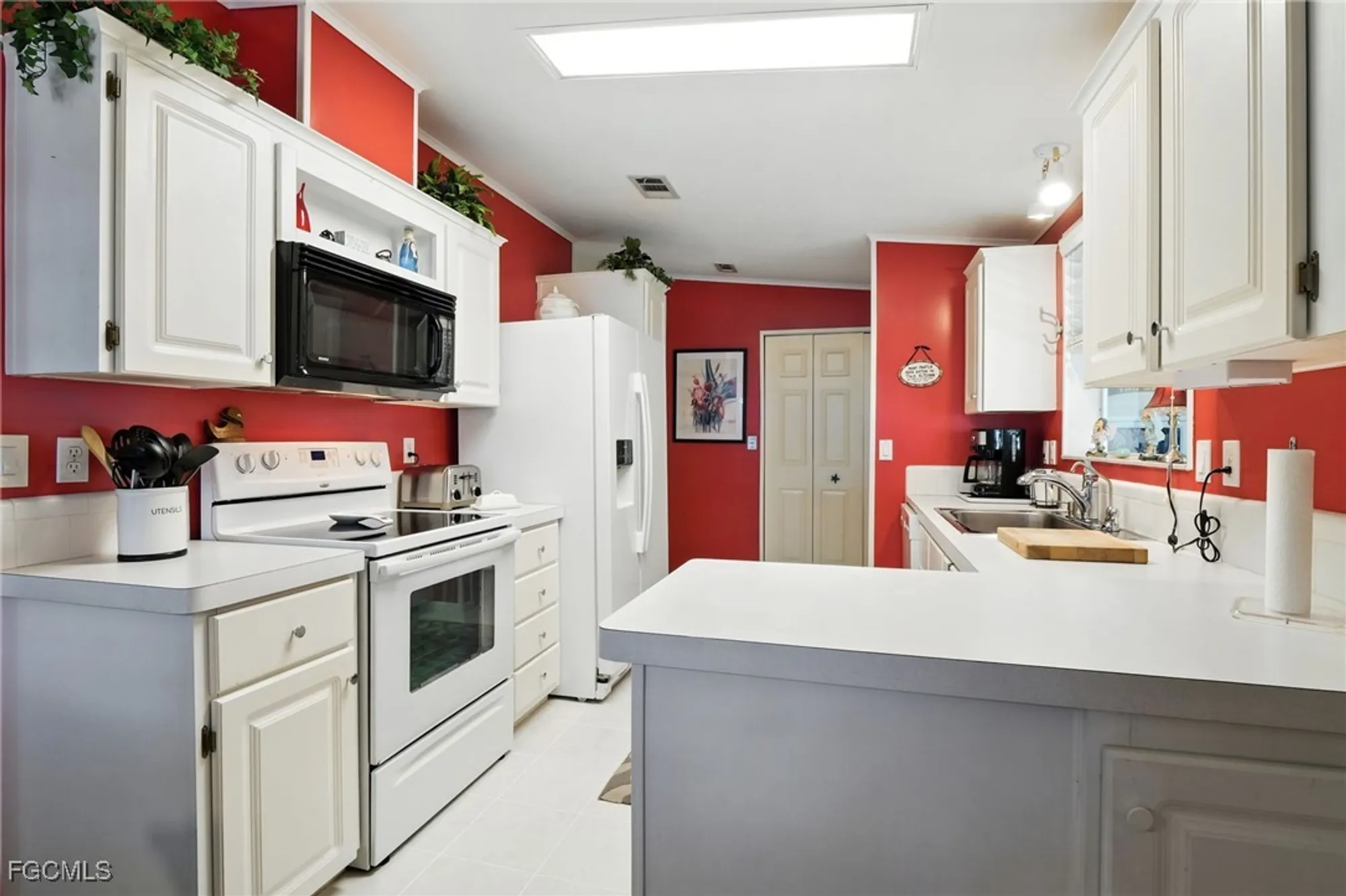 Property Slideshow image 13 of 50 | 14510 paul revere loop, North Fort Myers, FL, 33917