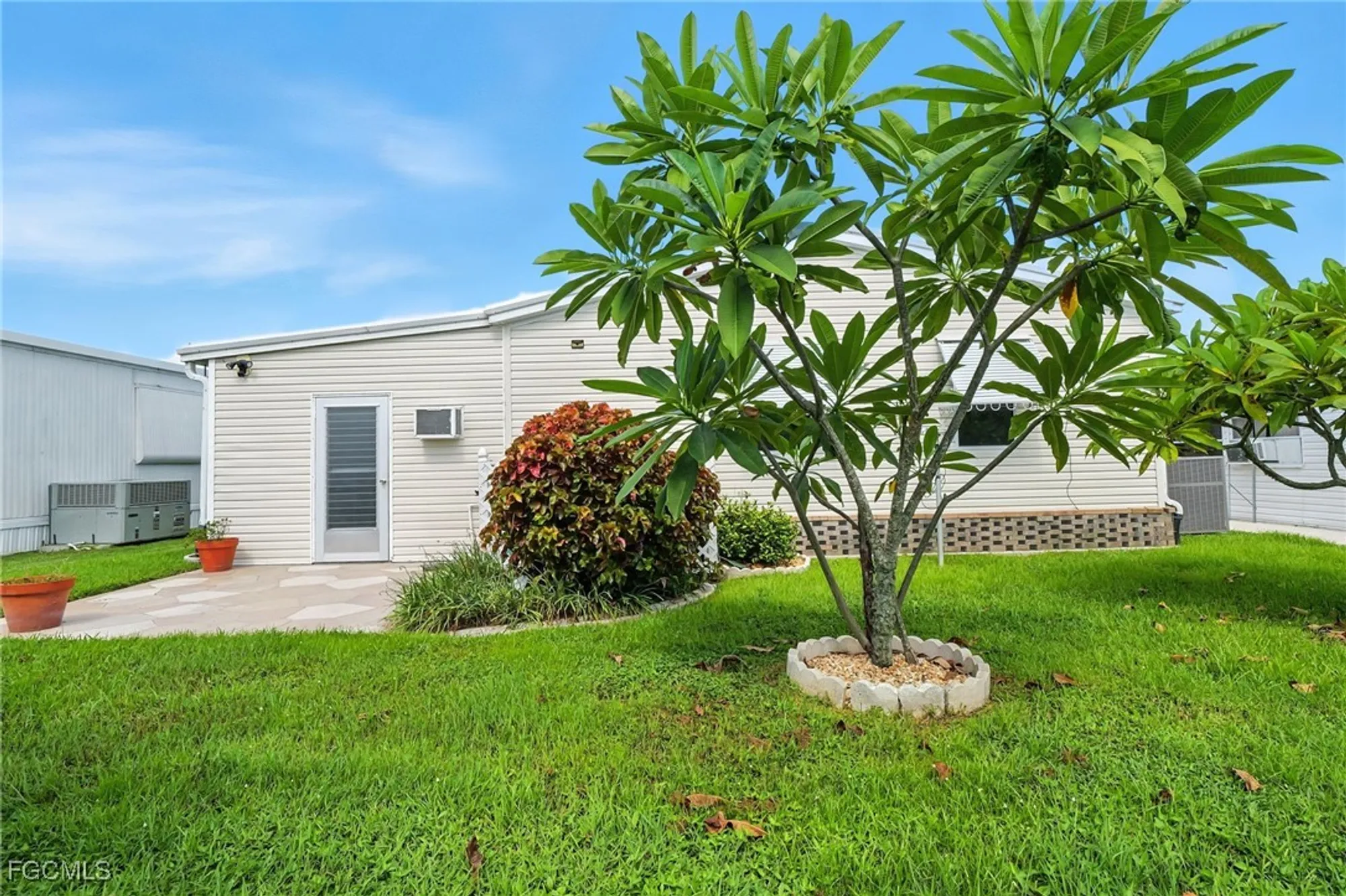 Property Slideshow image 6 of 50 | 14510 paul revere loop, North Fort Myers, FL, 33917