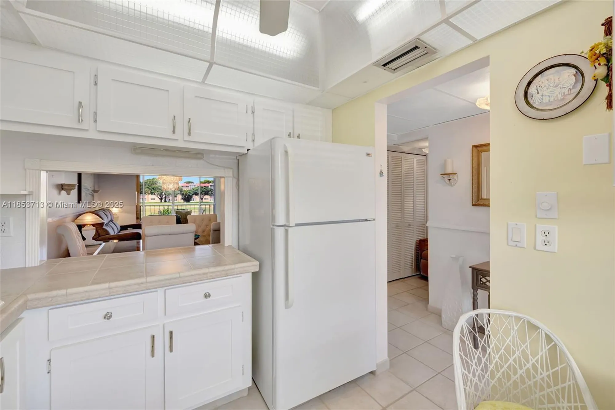 Property Slideshow image 14 of 49 | 7847 golf circle dr 203, Margate, FL, 33063