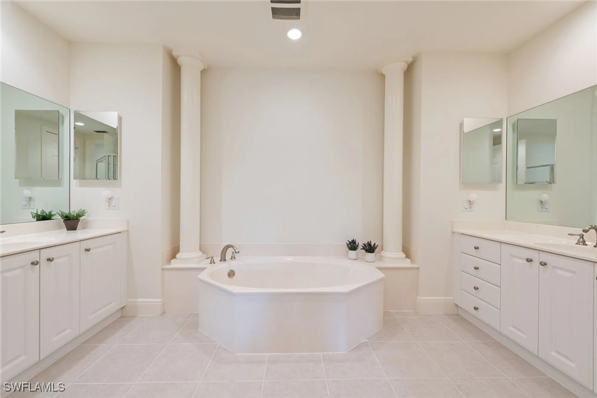 Property Slideshow image 14 of 49 | 9223 corfu ct 104, Naples, FL, 34114