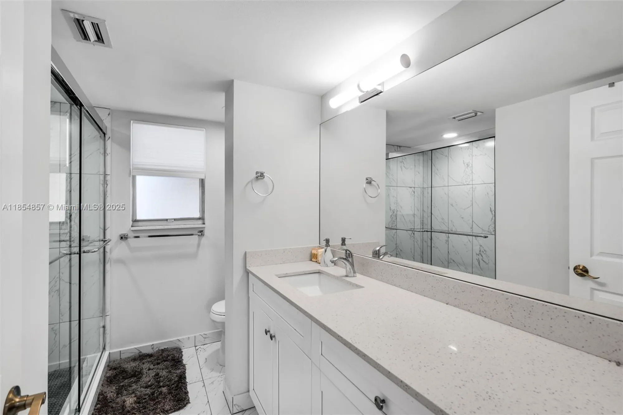 Property Slideshow image 17 of 41 | 3524 via poinciana 302, Lake Worth, FL, 33467