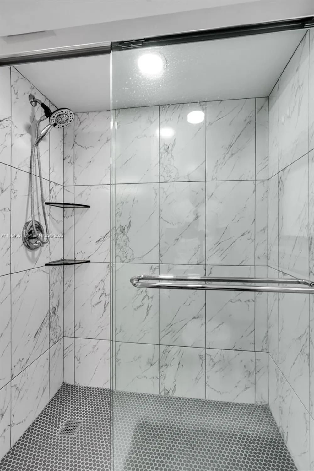 Property Slideshow image 18 of 41 | 3524 via poinciana 302, Lake Worth, FL, 33467