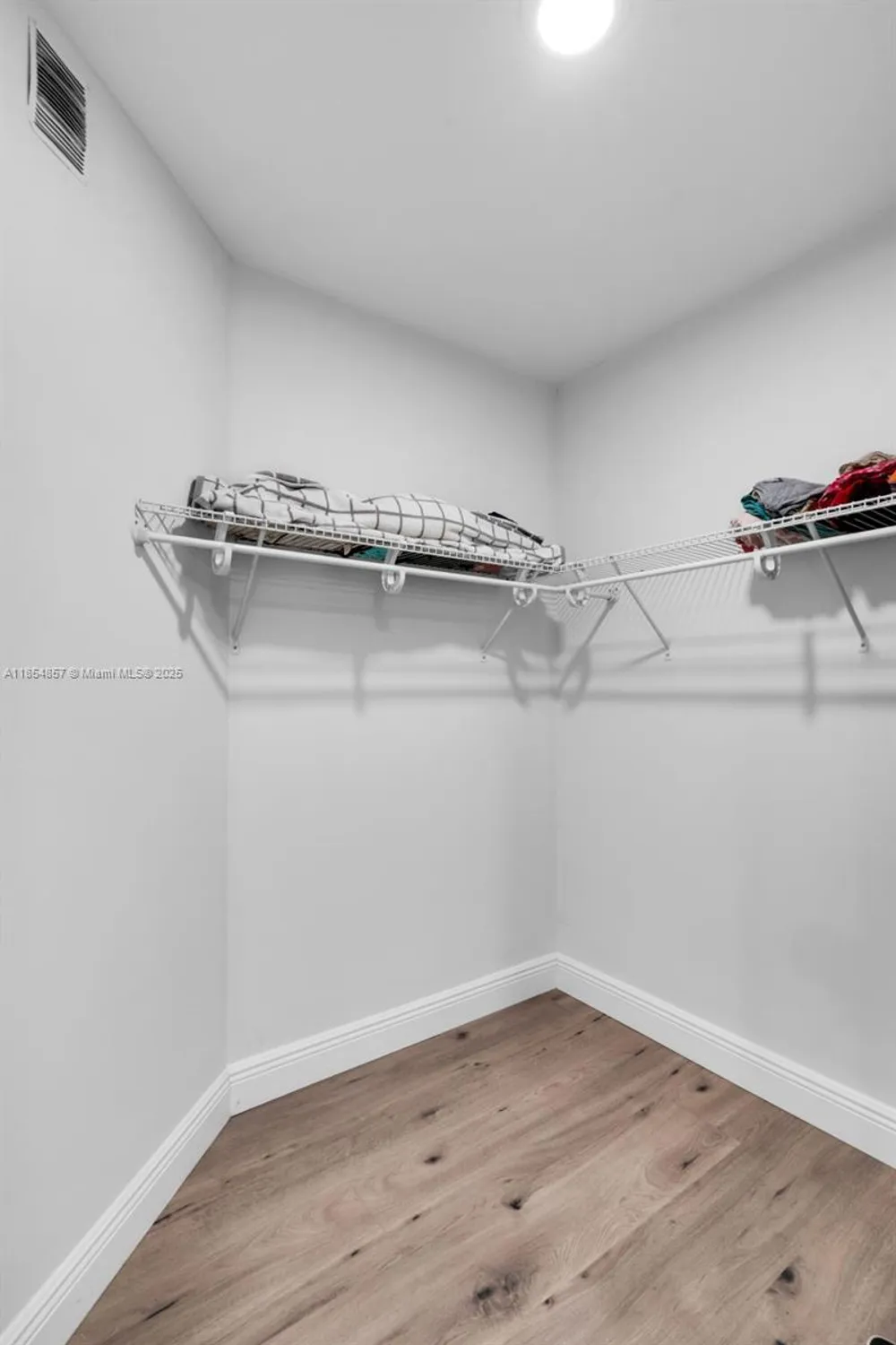 Property Slideshow image 19 of 41 | 3524 via poinciana 302, Lake Worth, FL, 33467