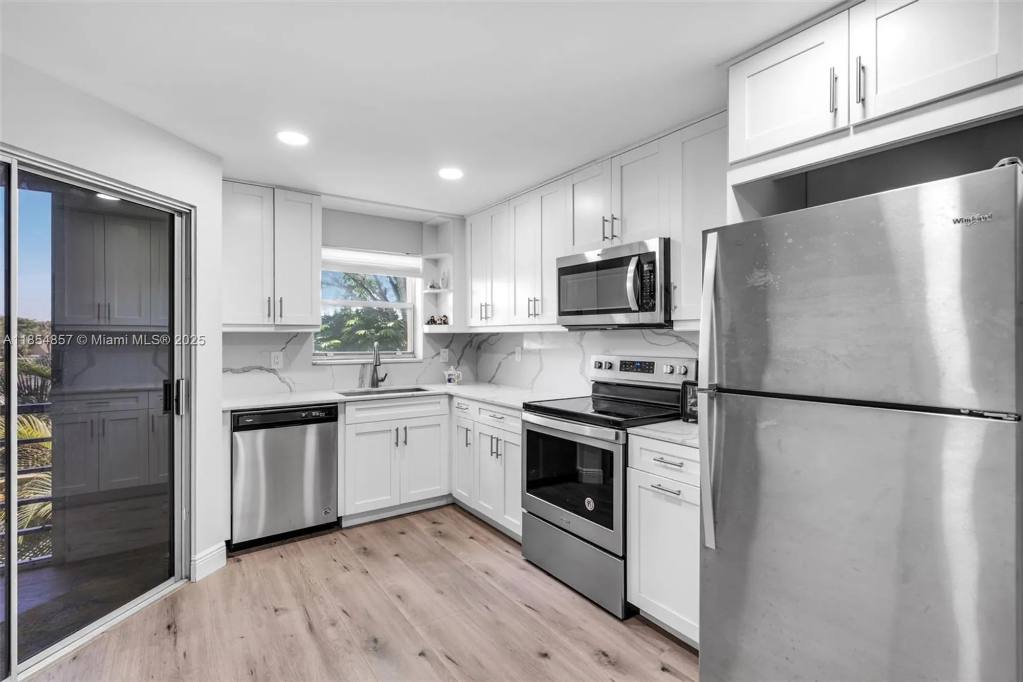 Property Slideshow image 1 of 41 | 3524 via poinciana 302, Lake Worth, FL, 33467