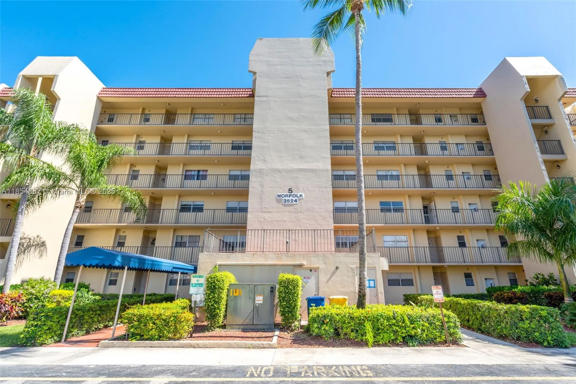 Property Slideshow image 24 of 41 | 3524 via poinciana 302, Lake Worth, FL, 33467