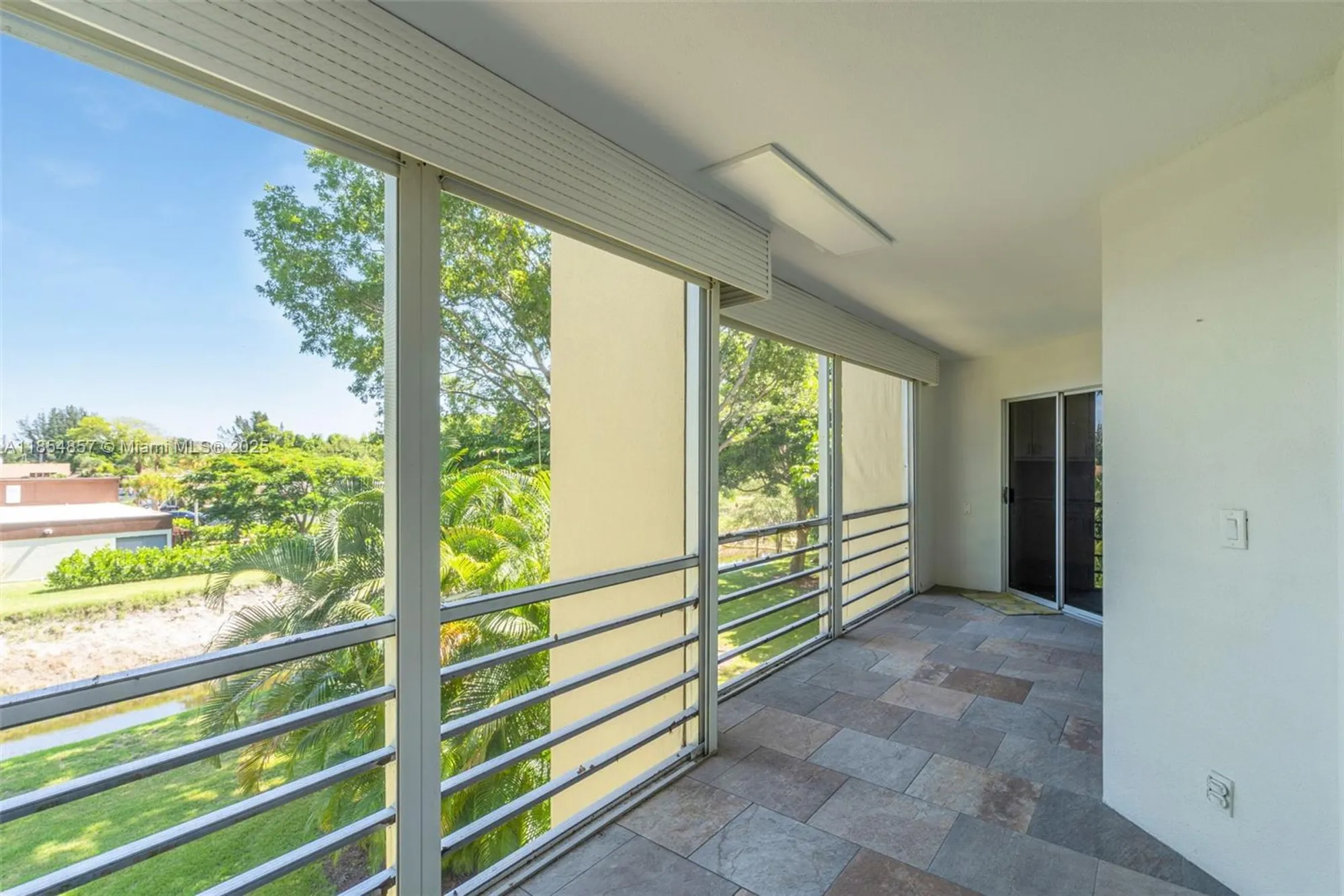 Property Slideshow image 22 of 41 | 3524 via poinciana 302, Lake Worth, FL, 33467