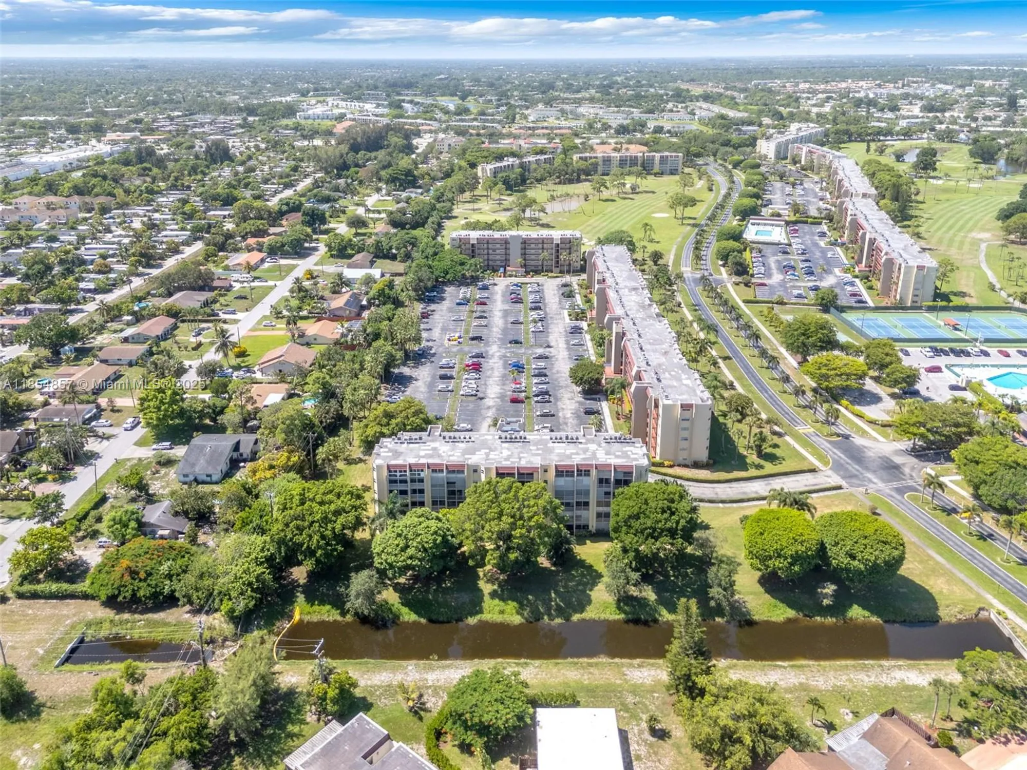 Property Slideshow image 36 of 41 | 3524 via poinciana 302, Lake Worth, FL, 33467