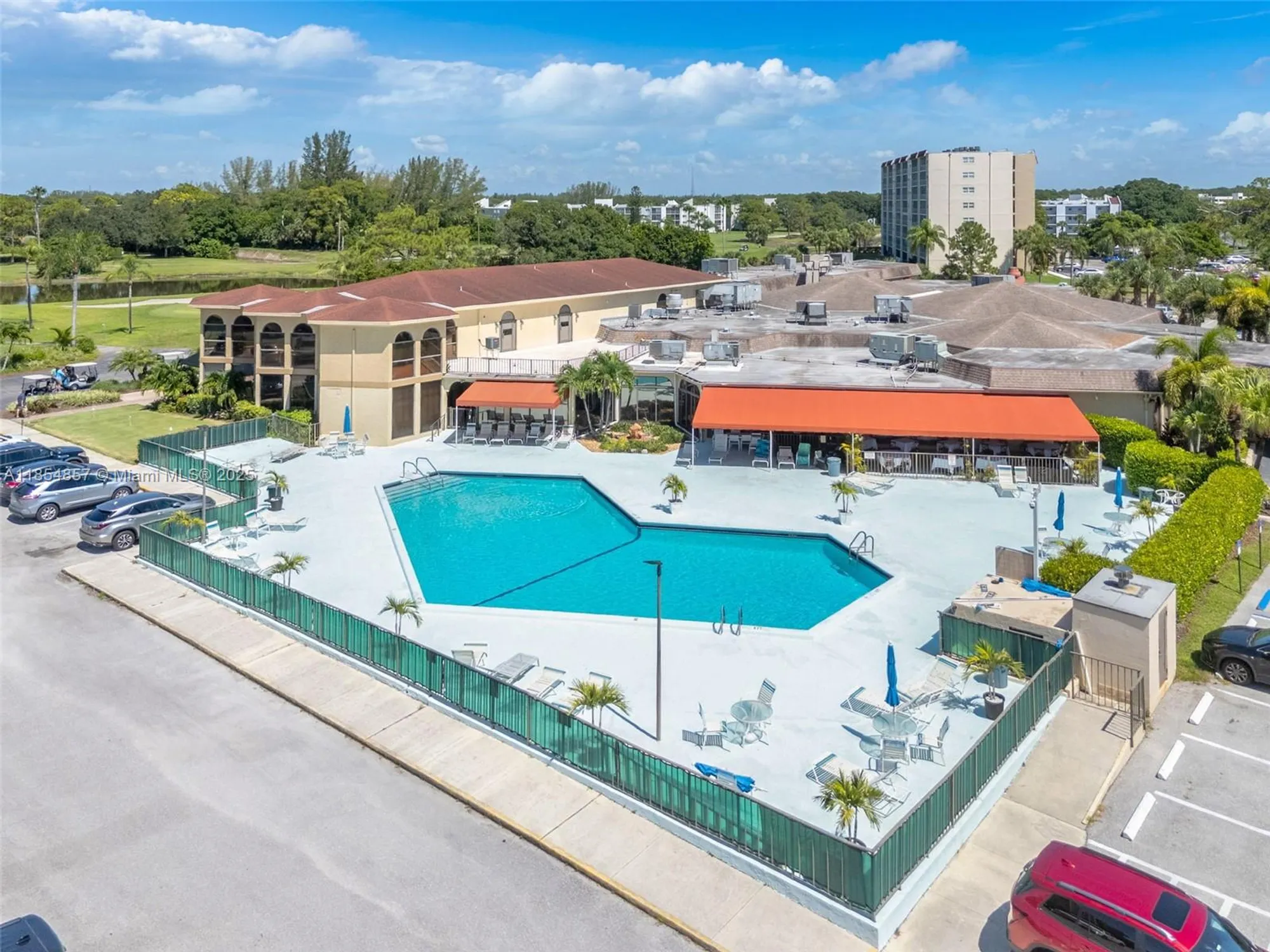 Property Slideshow image 32 of 41 | 3524 via poinciana 302, Lake Worth, FL, 33467