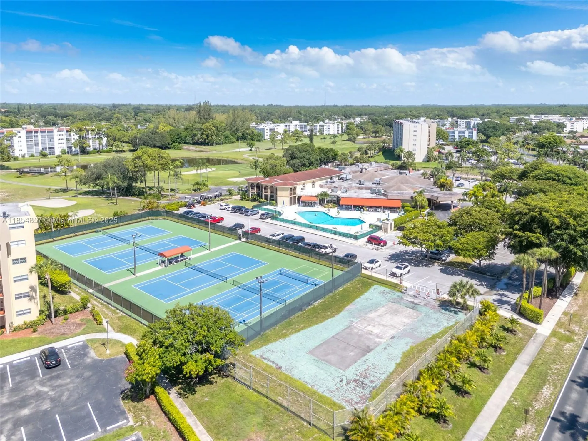 Property Slideshow image 33 of 41 | 3524 via poinciana 302, Lake Worth, FL, 33467