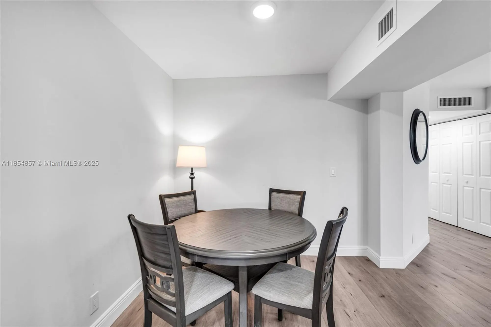 Property Slideshow image 8 of 41 | 3524 via poinciana 302, Lake Worth, FL, 33467