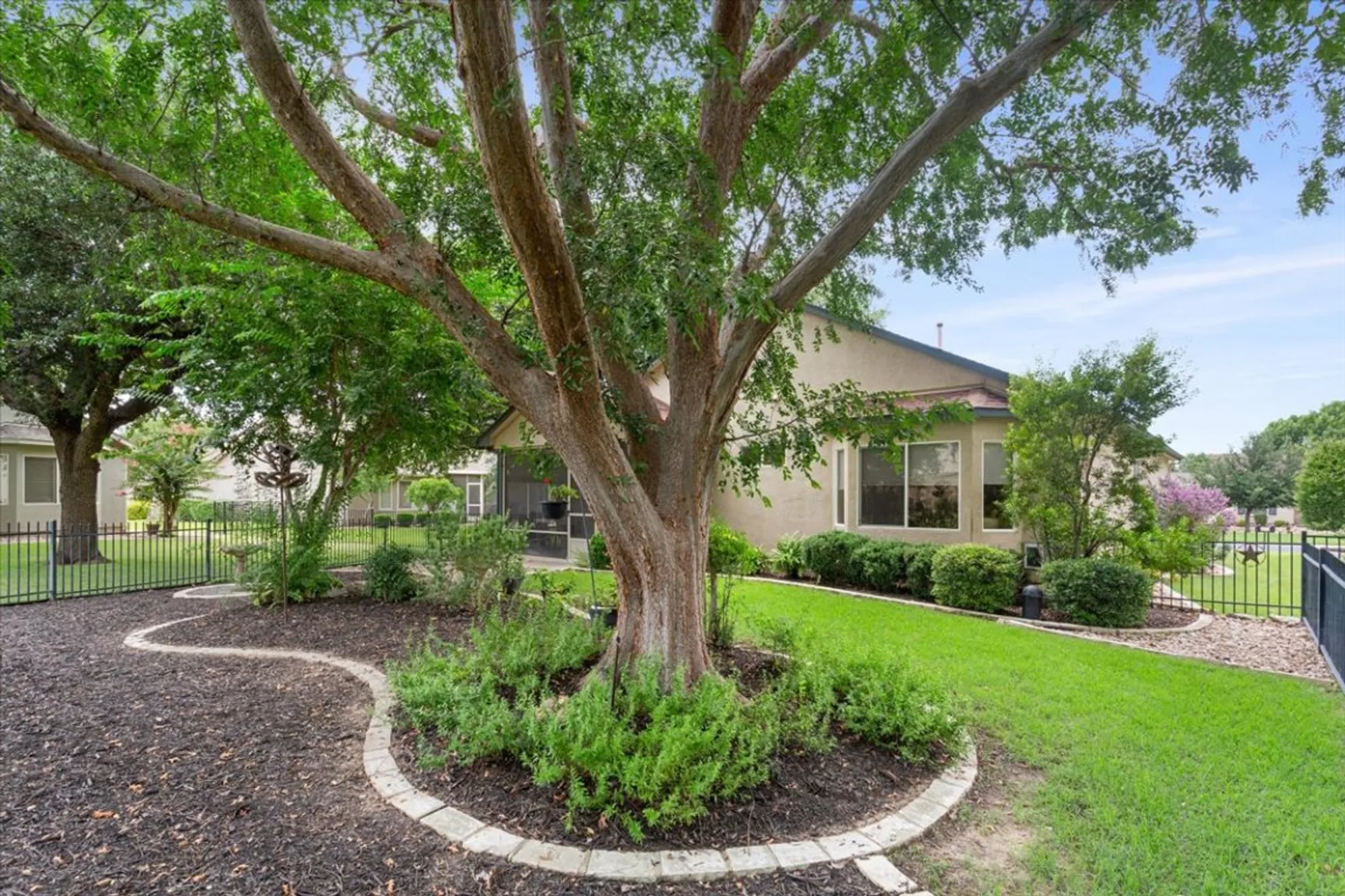 Property Slideshow image 28 of 30 | 101 lubbock dr, Georgetown, TX, 78633