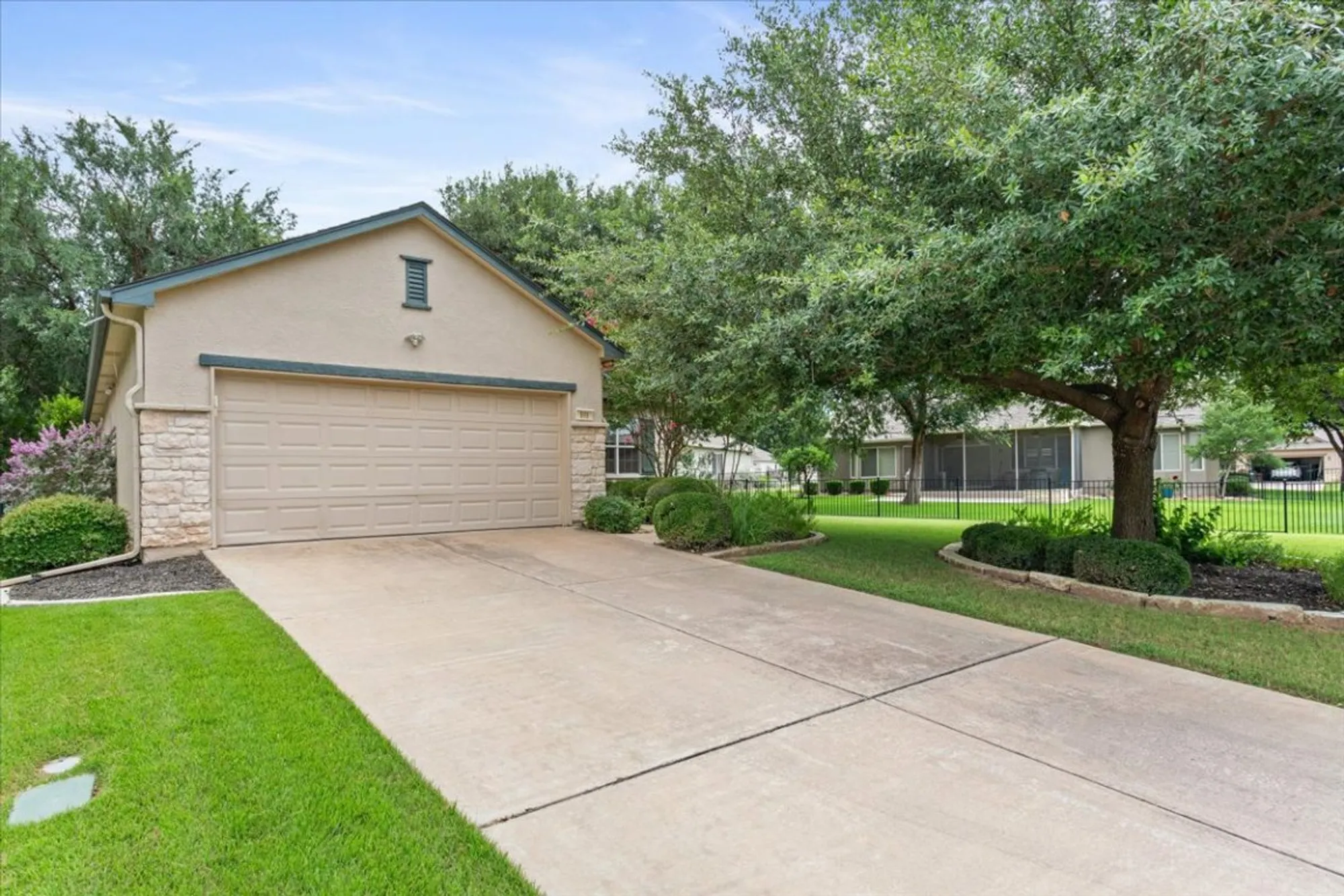 Property Slideshow image 3 of 30 | 101 lubbock dr, Georgetown, TX, 78633