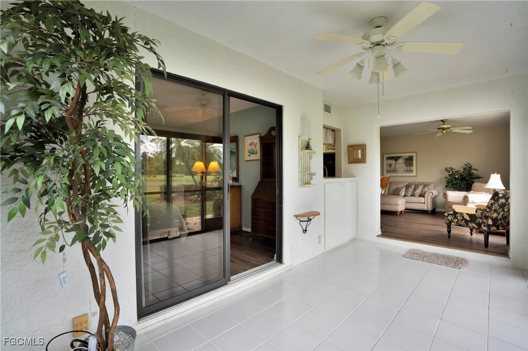 Property Slideshow image 24 of 35 | 5905 trailwinds dr 816, Fort Myers, FL, 33907