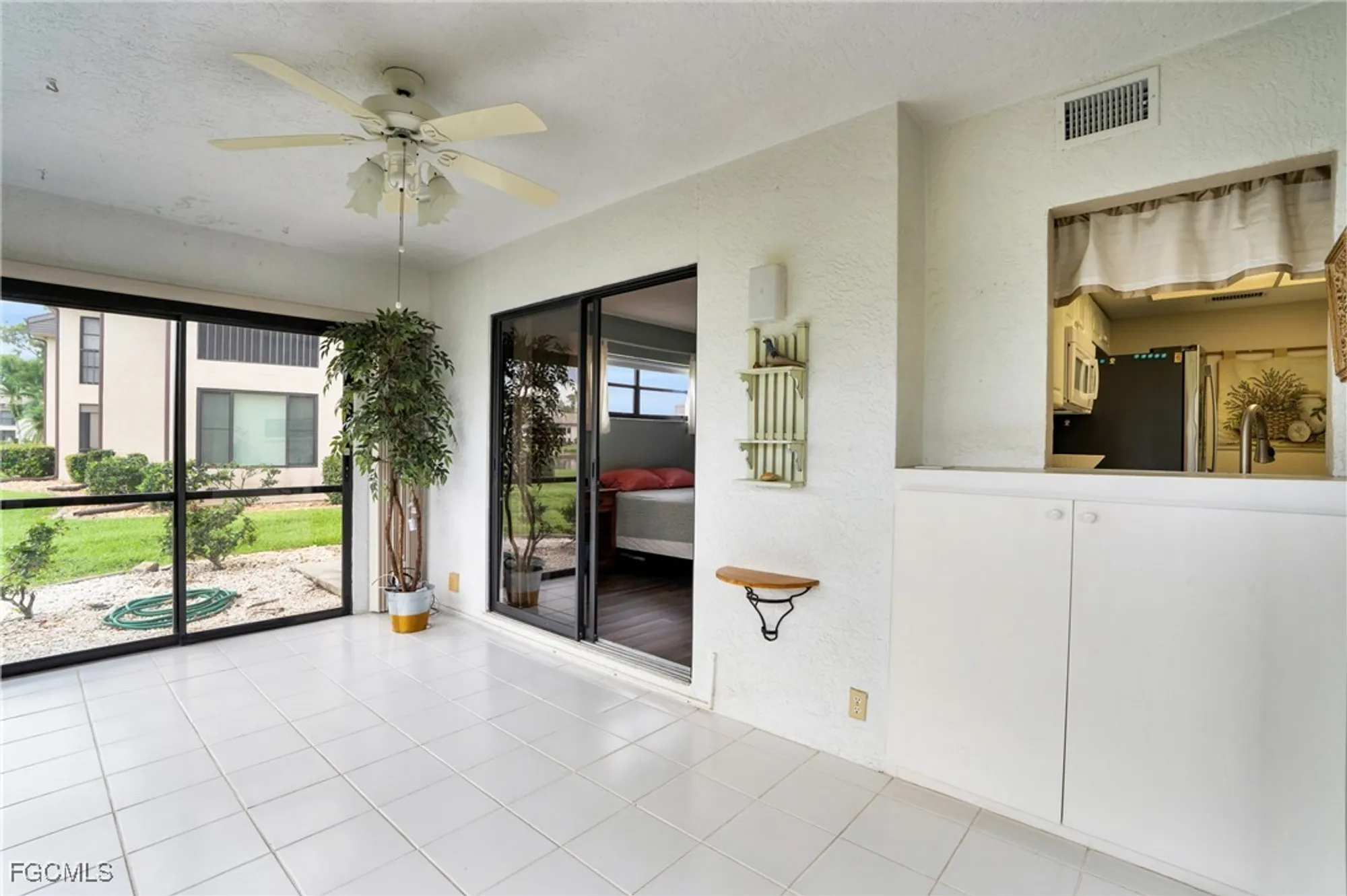 Property Slideshow image 26 of 35 | 5905 trailwinds dr 816, Fort Myers, FL, 33907