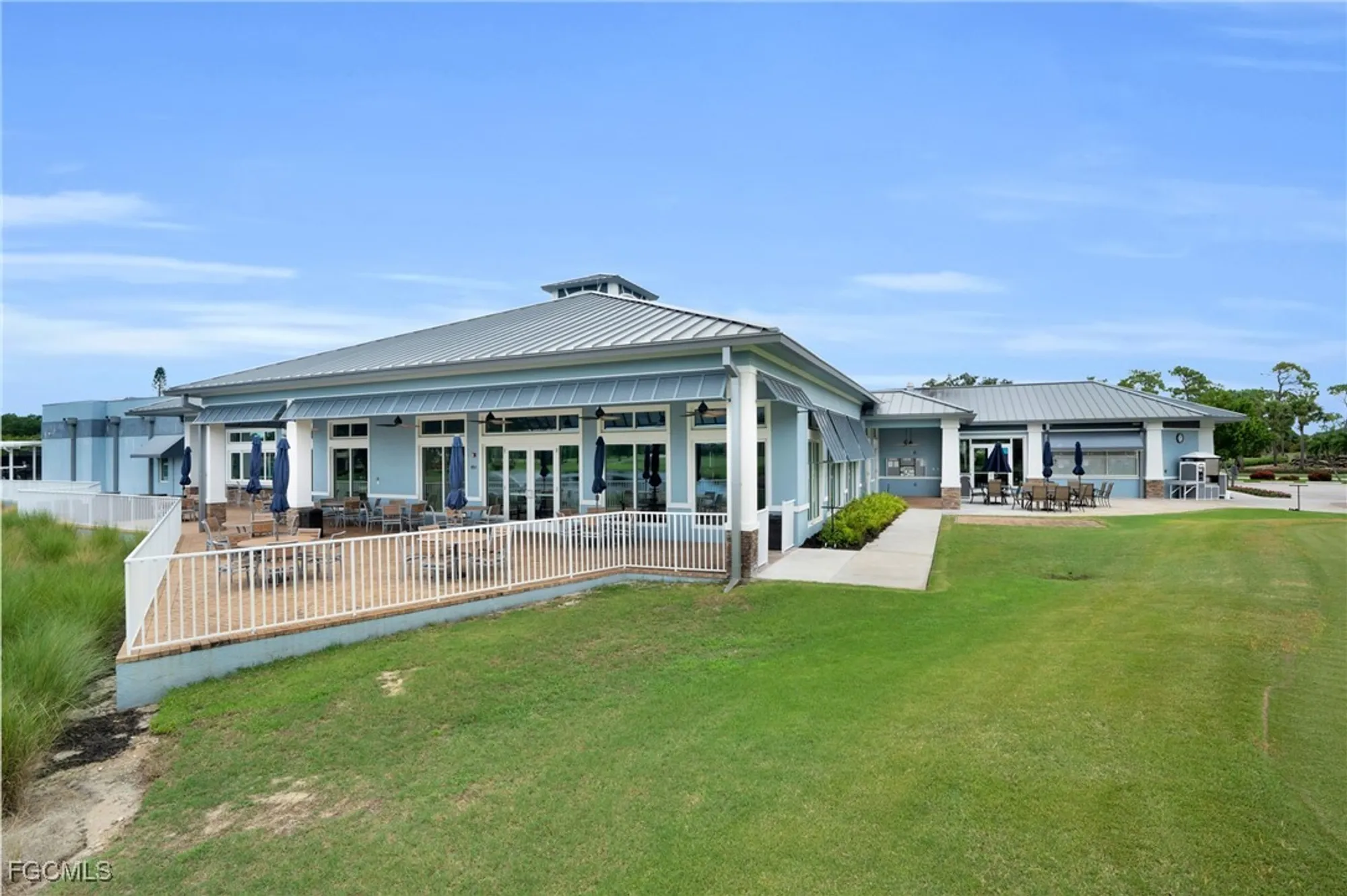 Property Slideshow image 30 of 35 | 5905 trailwinds dr 816, Fort Myers, FL, 33907