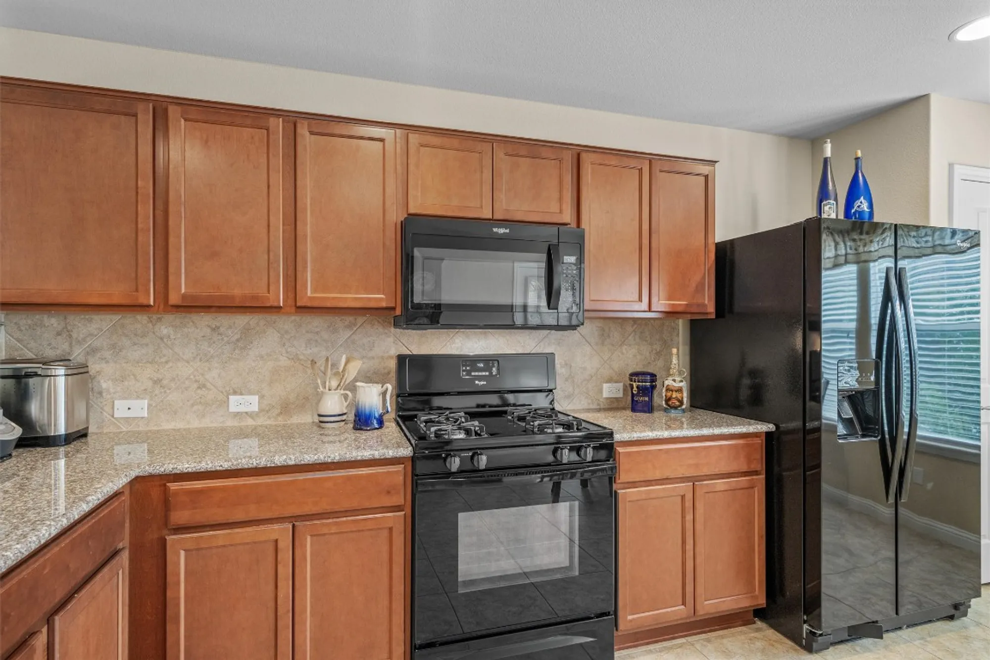 Property Slideshow image 13 of 31 | 101 alamosa creek ln, Georgetown, TX, 78633