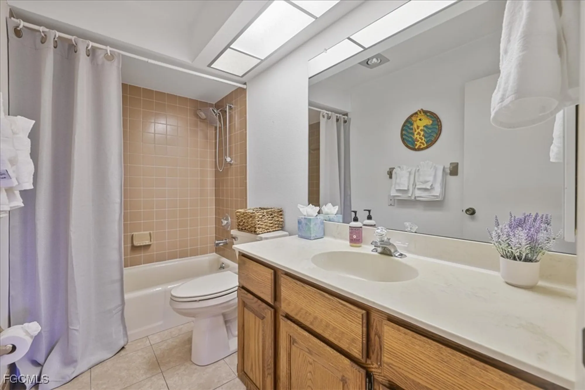 Property Slideshow image 12 of 21 | 1230 arcola dr, Fort Myers, FL, 33919