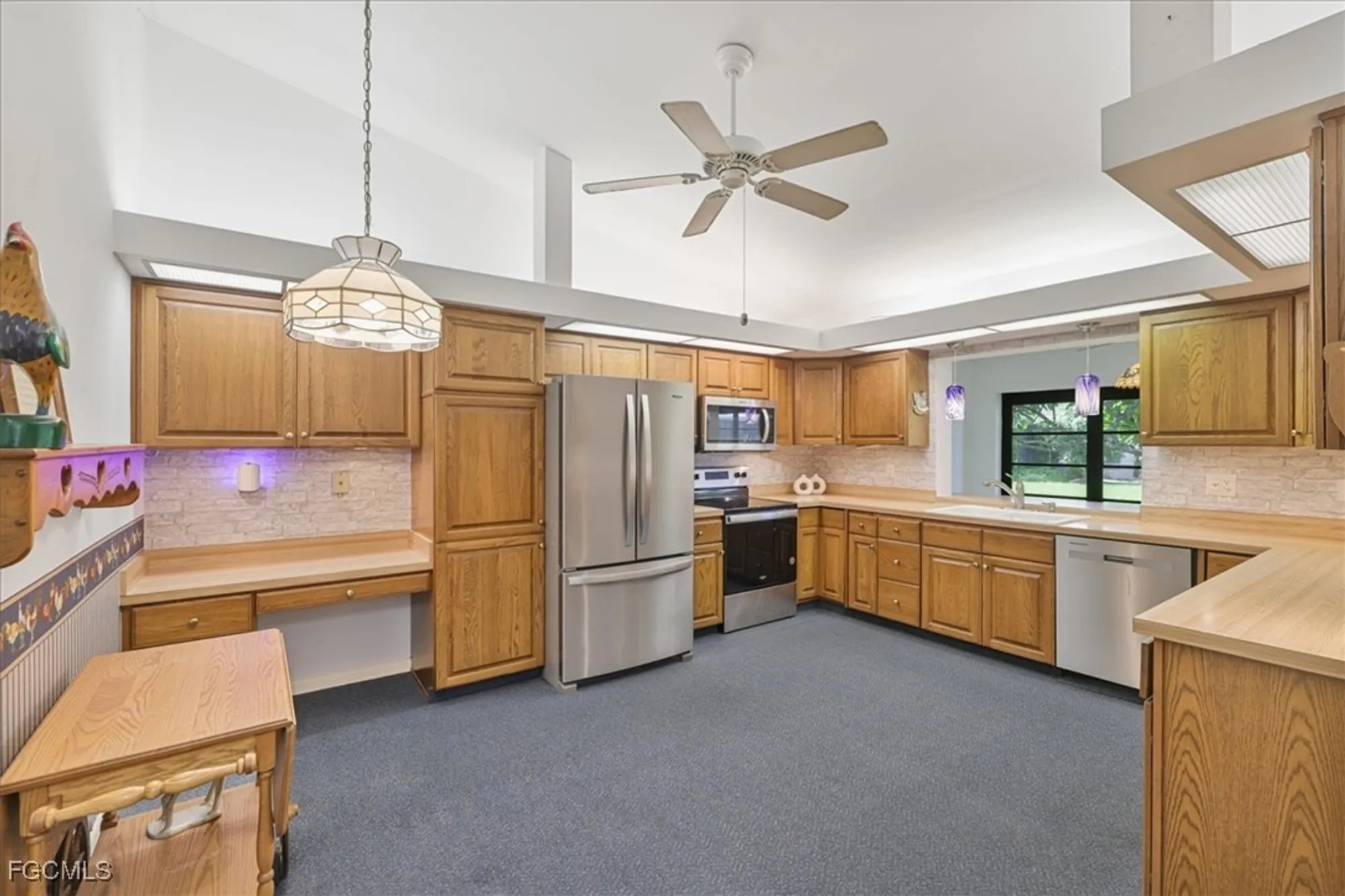 Property Slideshow image 4 of 21 | 1230 arcola dr, Fort Myers, FL, 33919