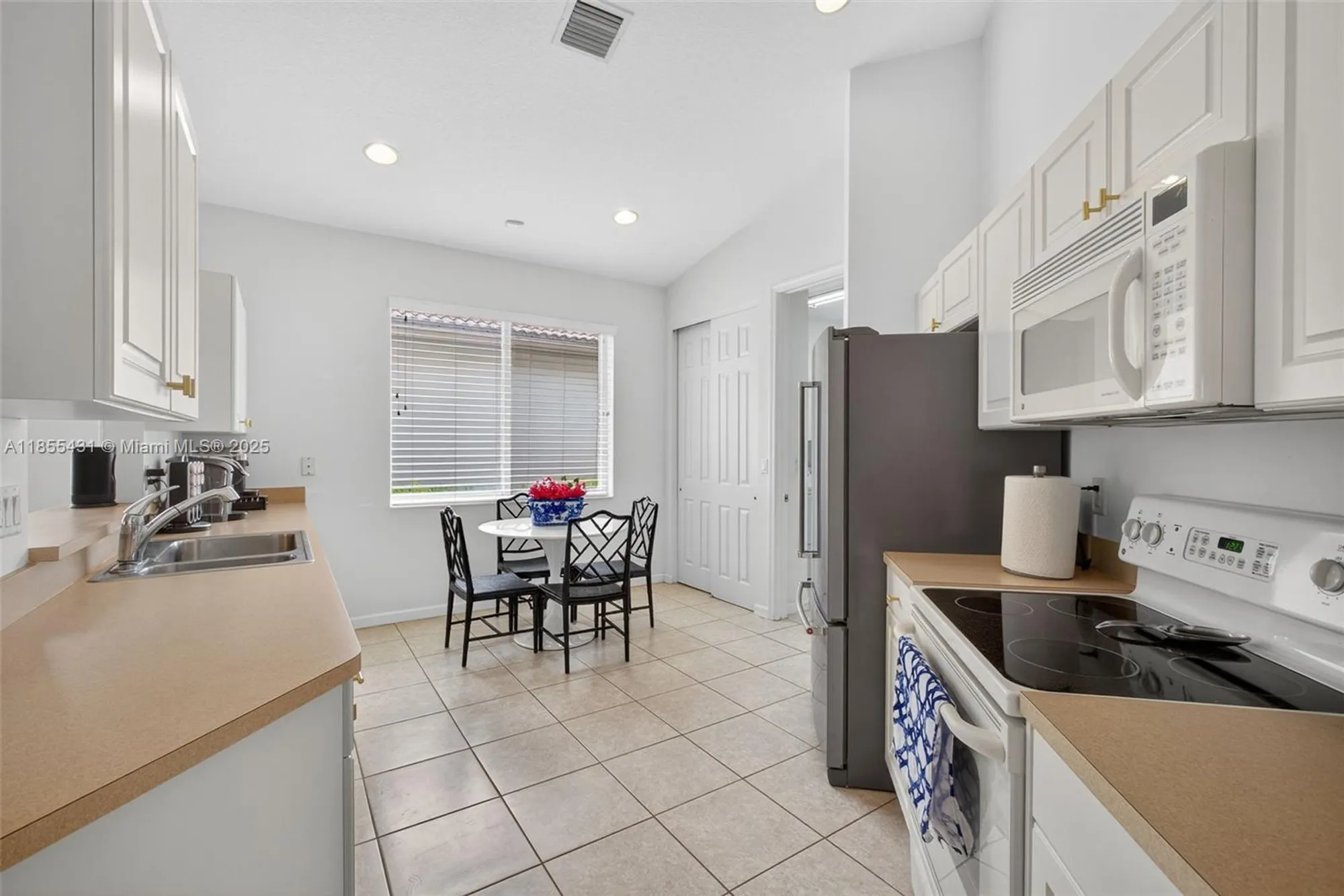 Property Slideshow image 12 of 66 | 9633 sandpiper ln, West Palm Beach, FL, 33411