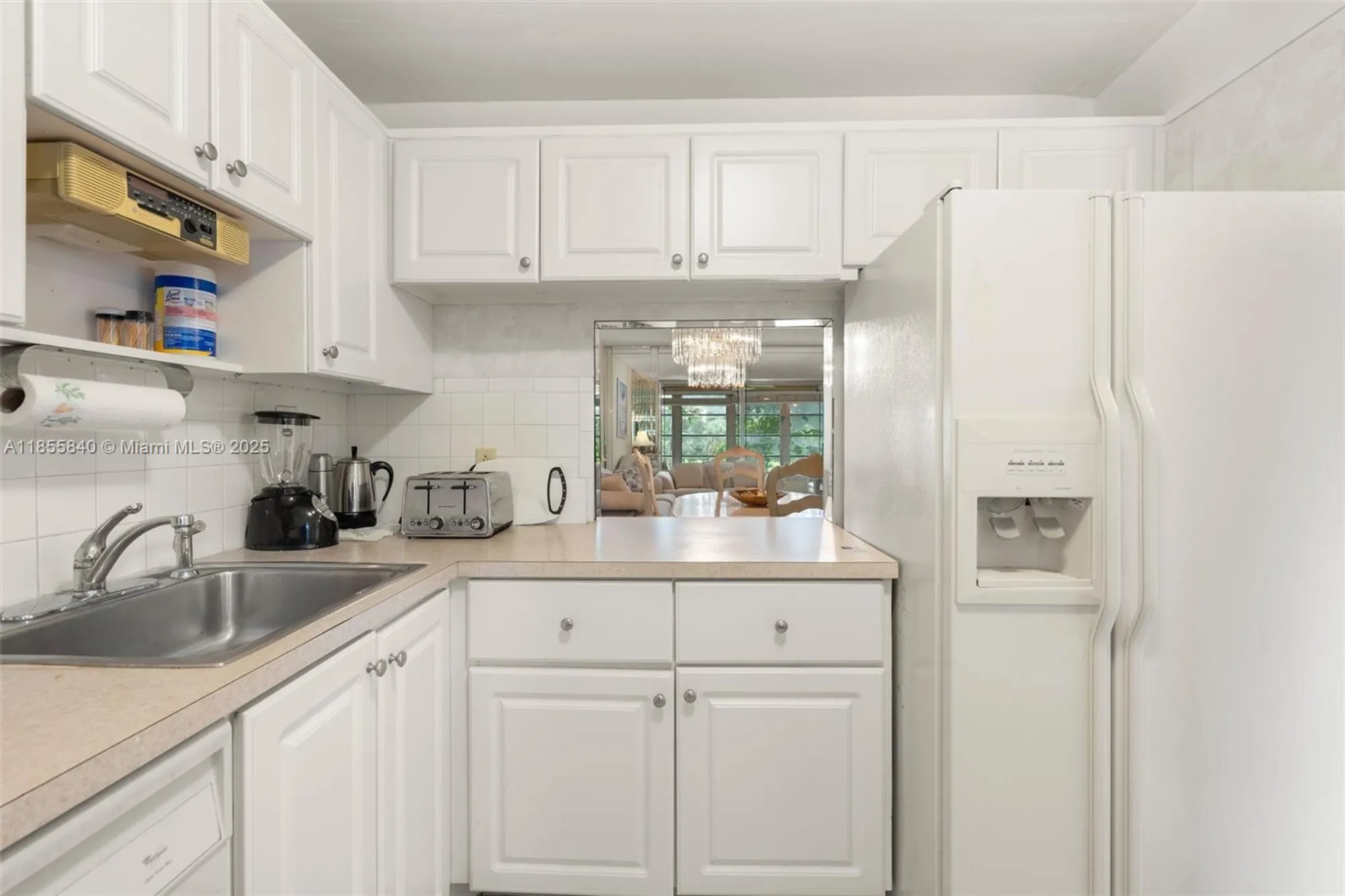 Property Slideshow image 6 of 24 | 1040 country club dr 309, Margate, FL, 33063