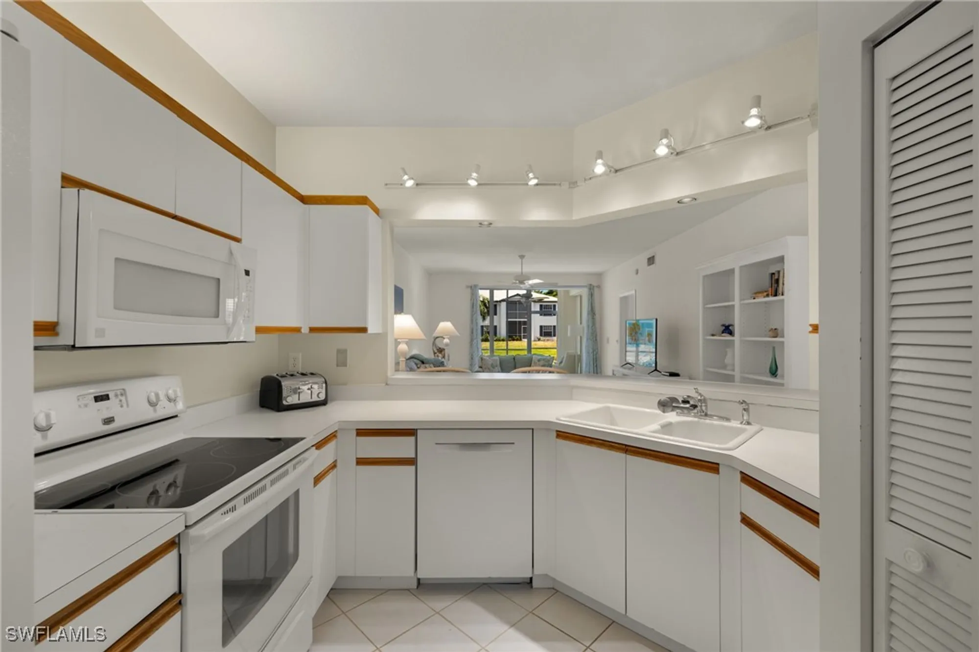 Property Slideshow image 5 of 17 | 824 tanbark dr apt 104, Naples, FL, 34108