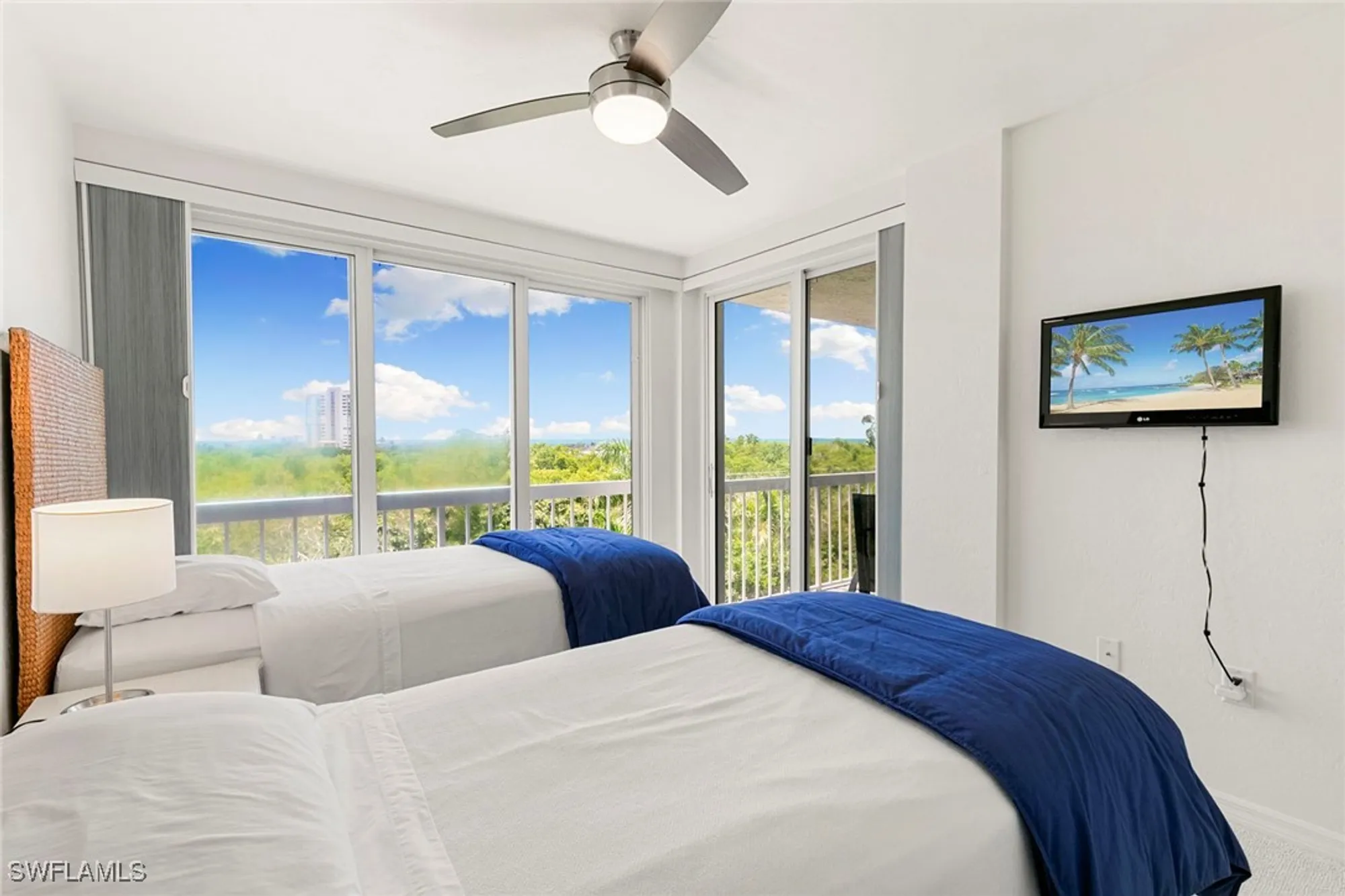 Property Slideshow image 27 of 50 | 5501 heron point dr apt 303, Naples, FL, 34108