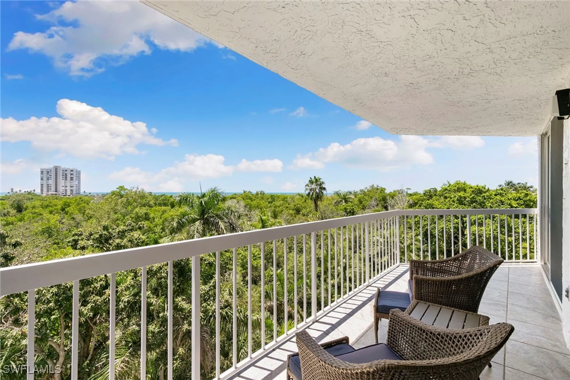 Property Slideshow image 31 of 50 | 5501 heron point dr apt 303, Naples, FL, 34108