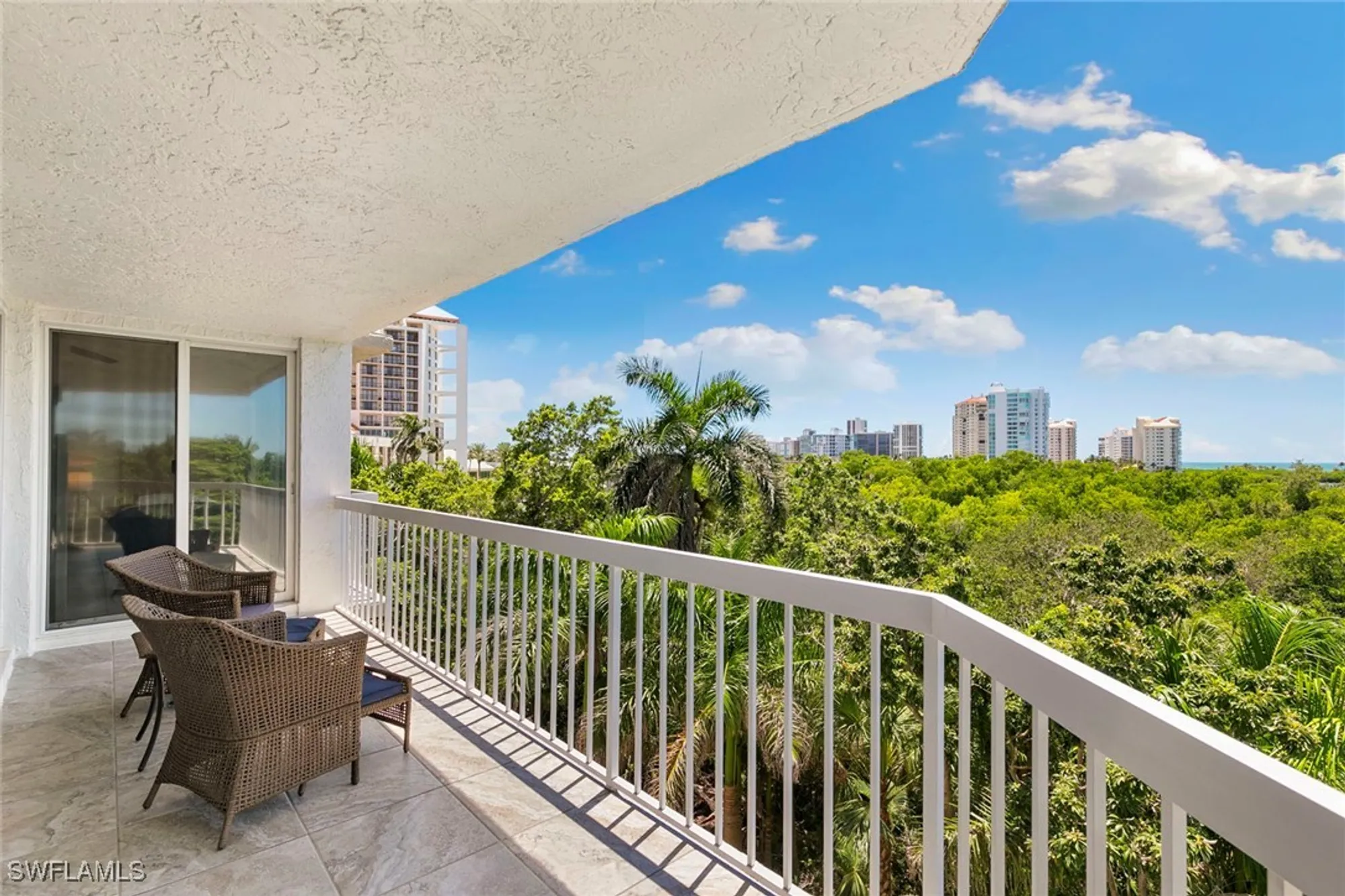 Property Slideshow image 32 of 50 | 5501 heron point dr apt 303, Naples, FL, 34108