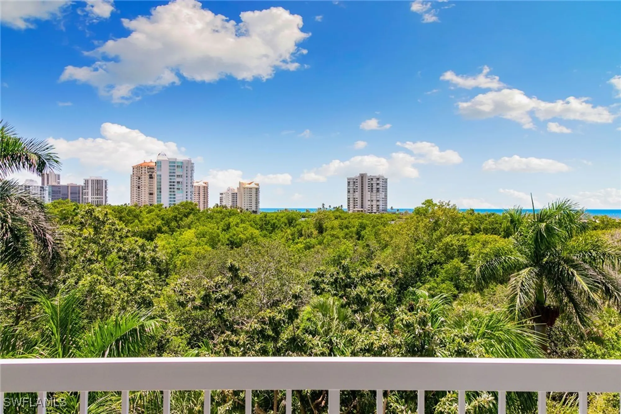 Property Slideshow image 33 of 50 | 5501 heron point dr apt 303, Naples, FL, 34108