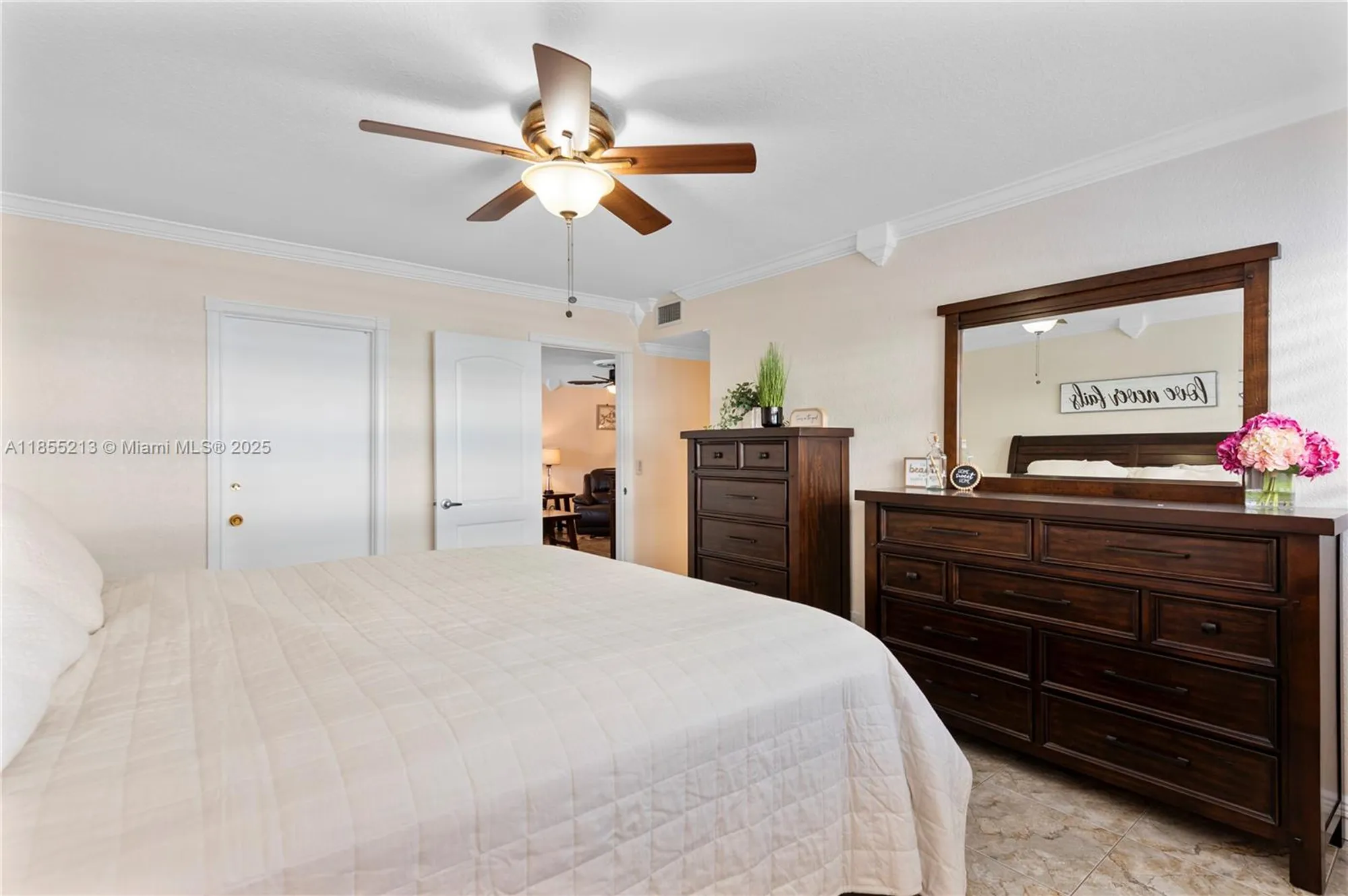 Property Slideshow image 12 of 25 | 329 se 3rd st 105t, Hallandale Beach, FL, 33009