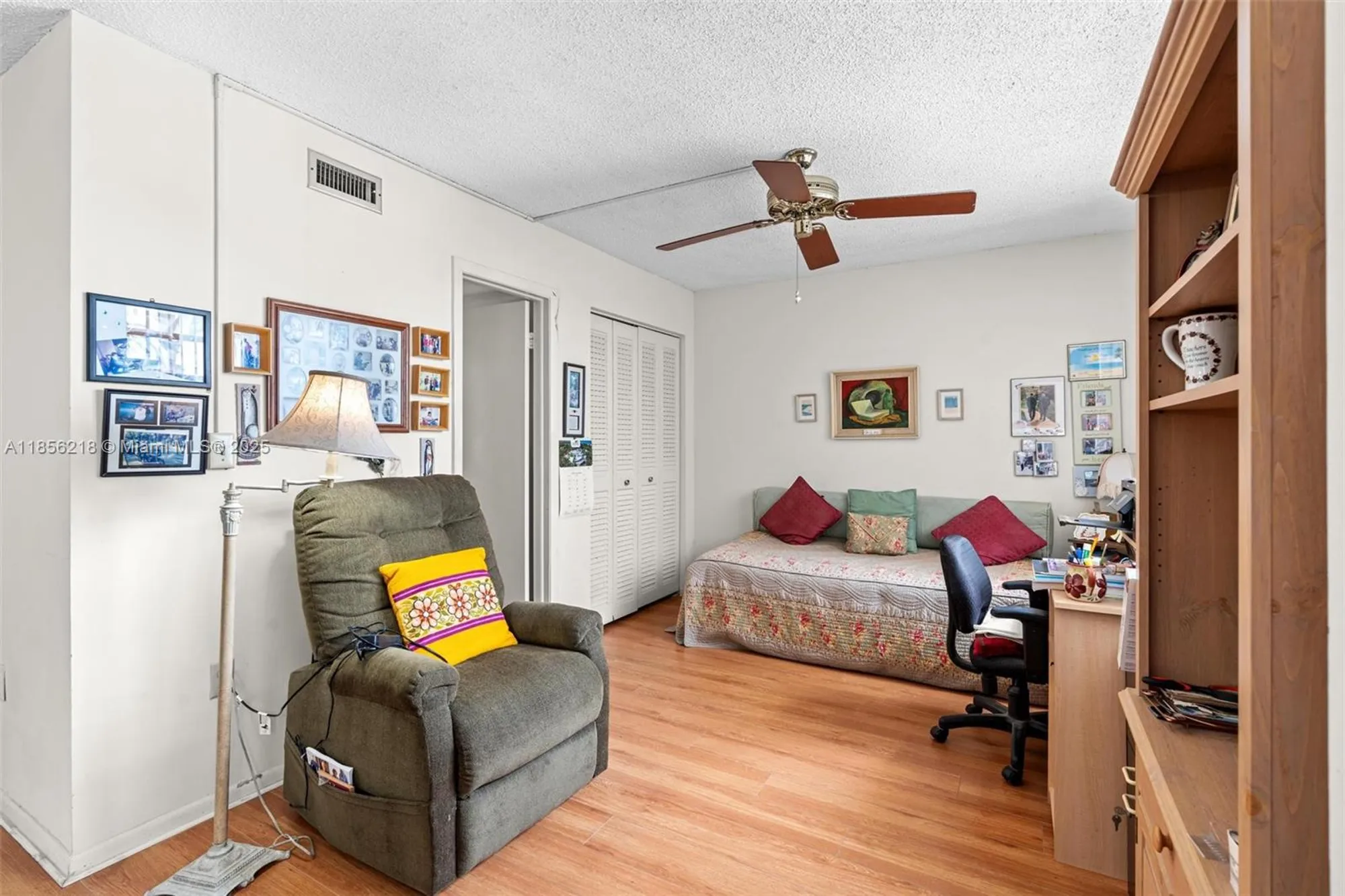 Property Slideshow image 17 of 43 | 1101 colony point cir 307, Pembroke Pines, FL, 33026