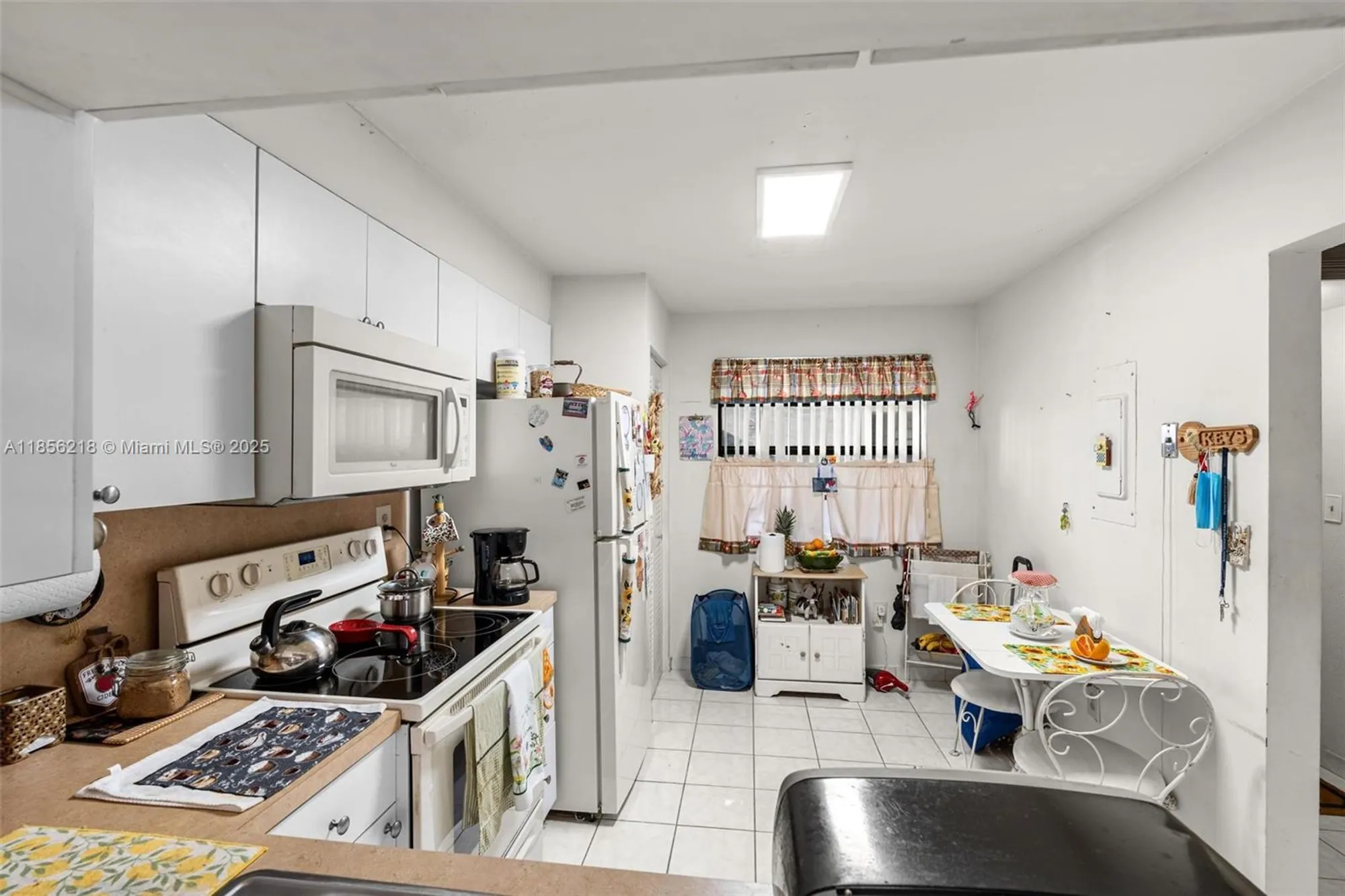 Property Slideshow image 10 of 43 | 1101 colony point cir 307, Pembroke Pines, FL, 33026