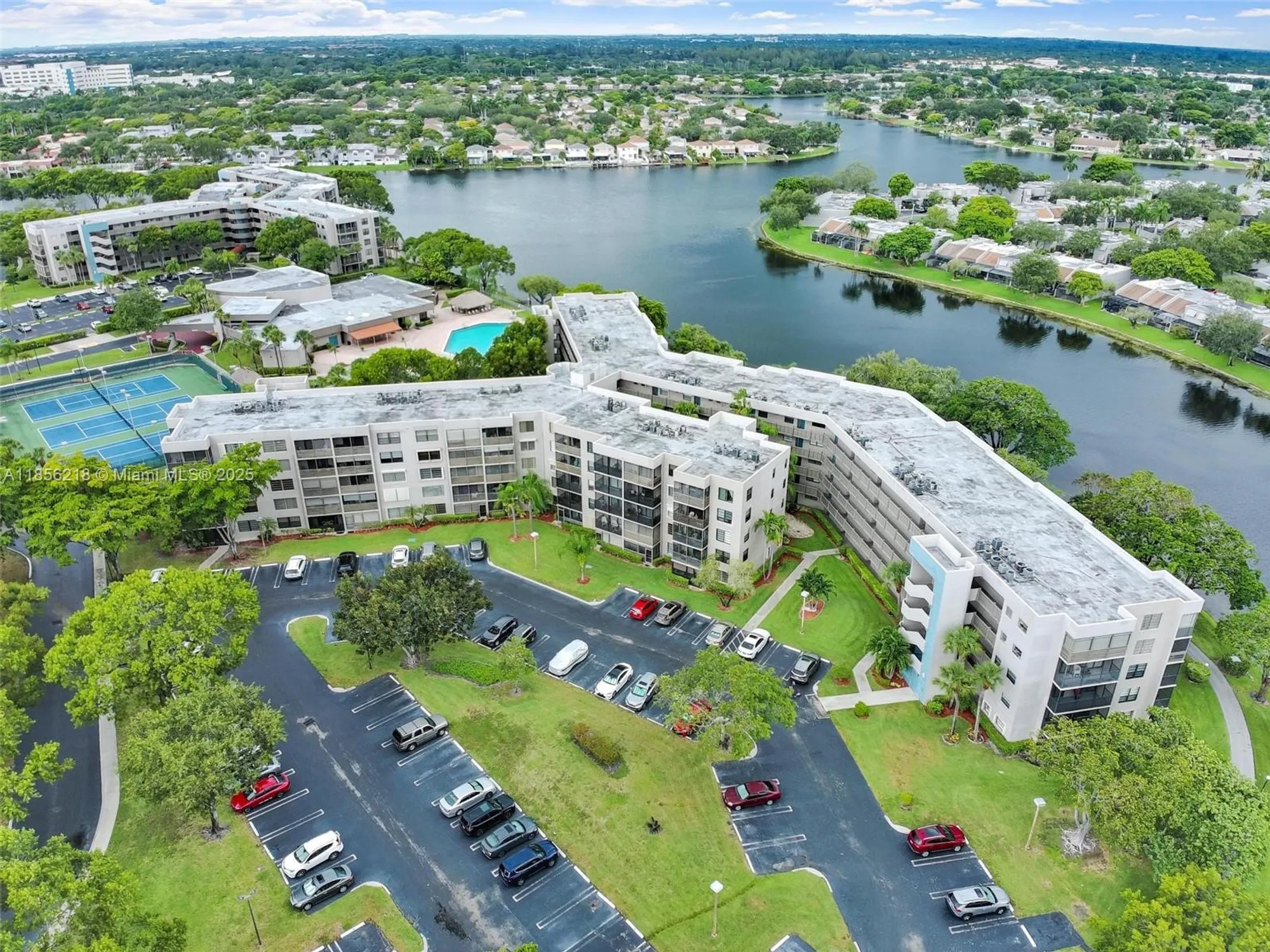 Property Slideshow image 38 of 43 | 1101 colony point cir 307, Pembroke Pines, FL, 33026