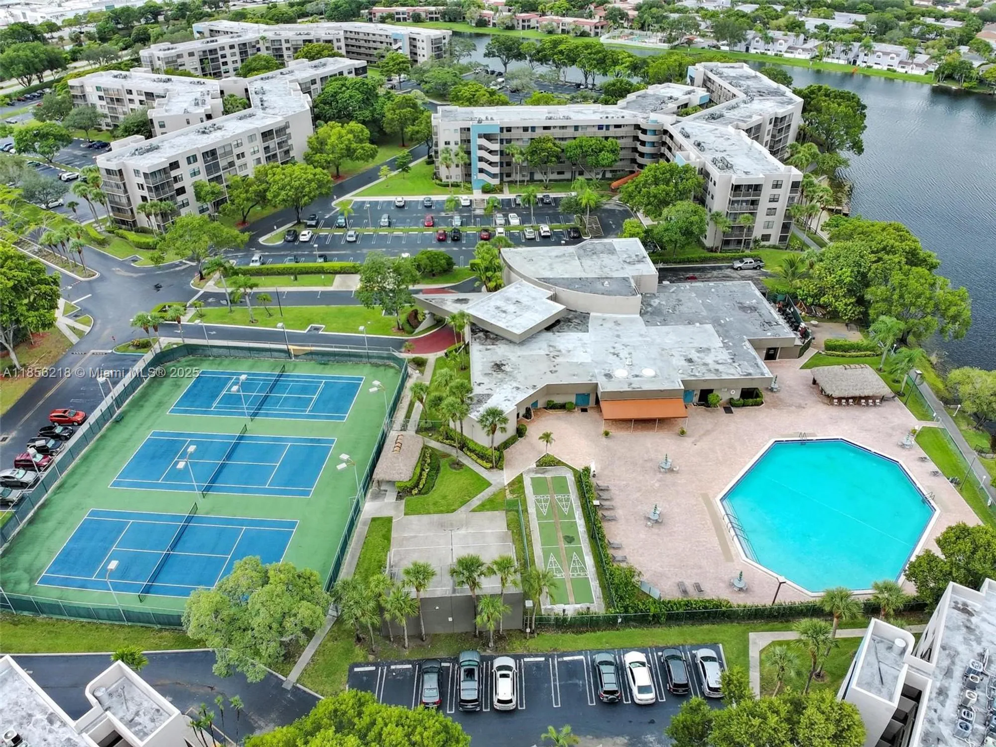 Property Slideshow image 39 of 43 | 1101 colony point cir 307, Pembroke Pines, FL, 33026