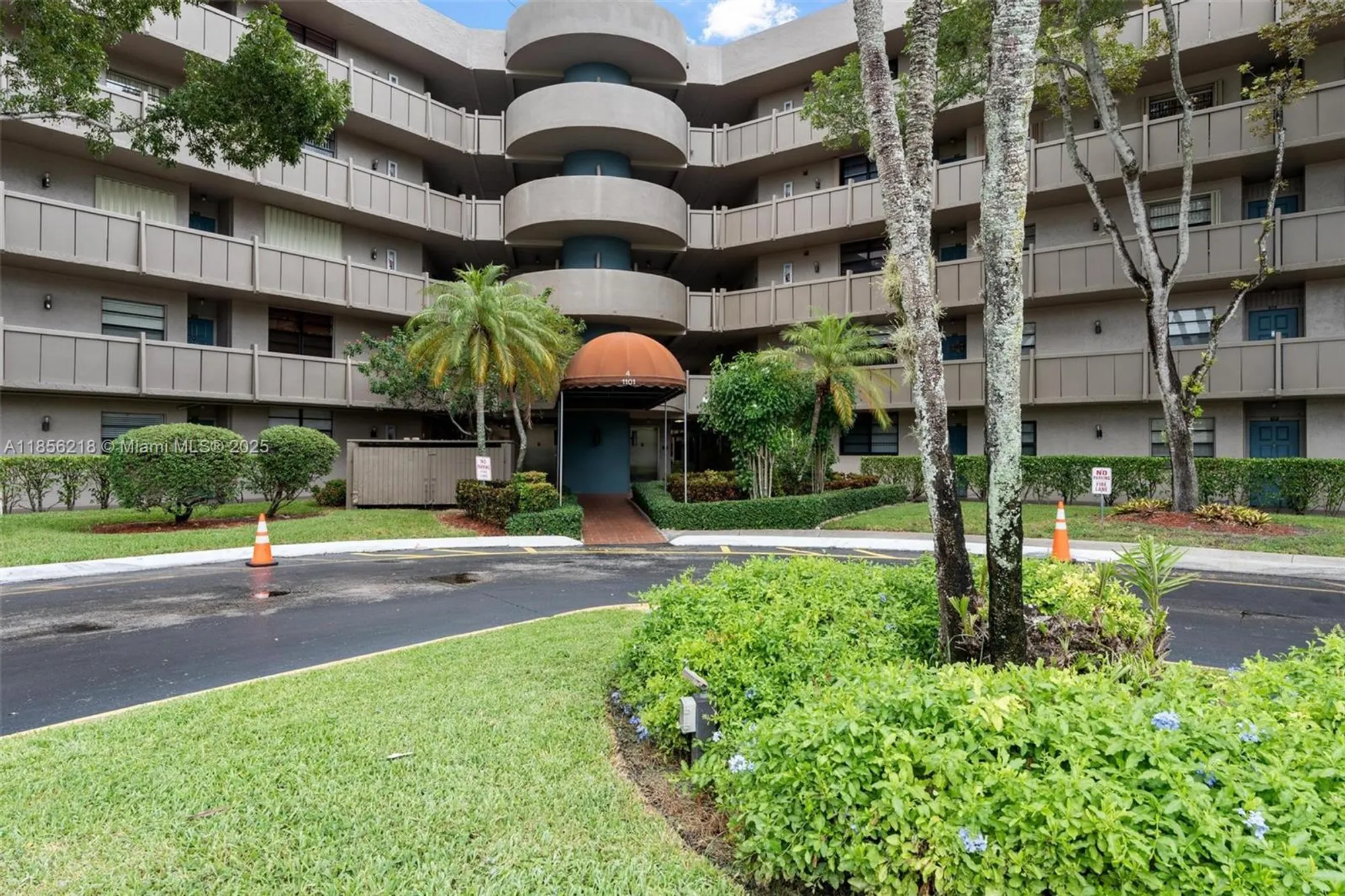 Property Slideshow image 30 of 43 | 1101 colony point cir 307, Pembroke Pines, FL, 33026