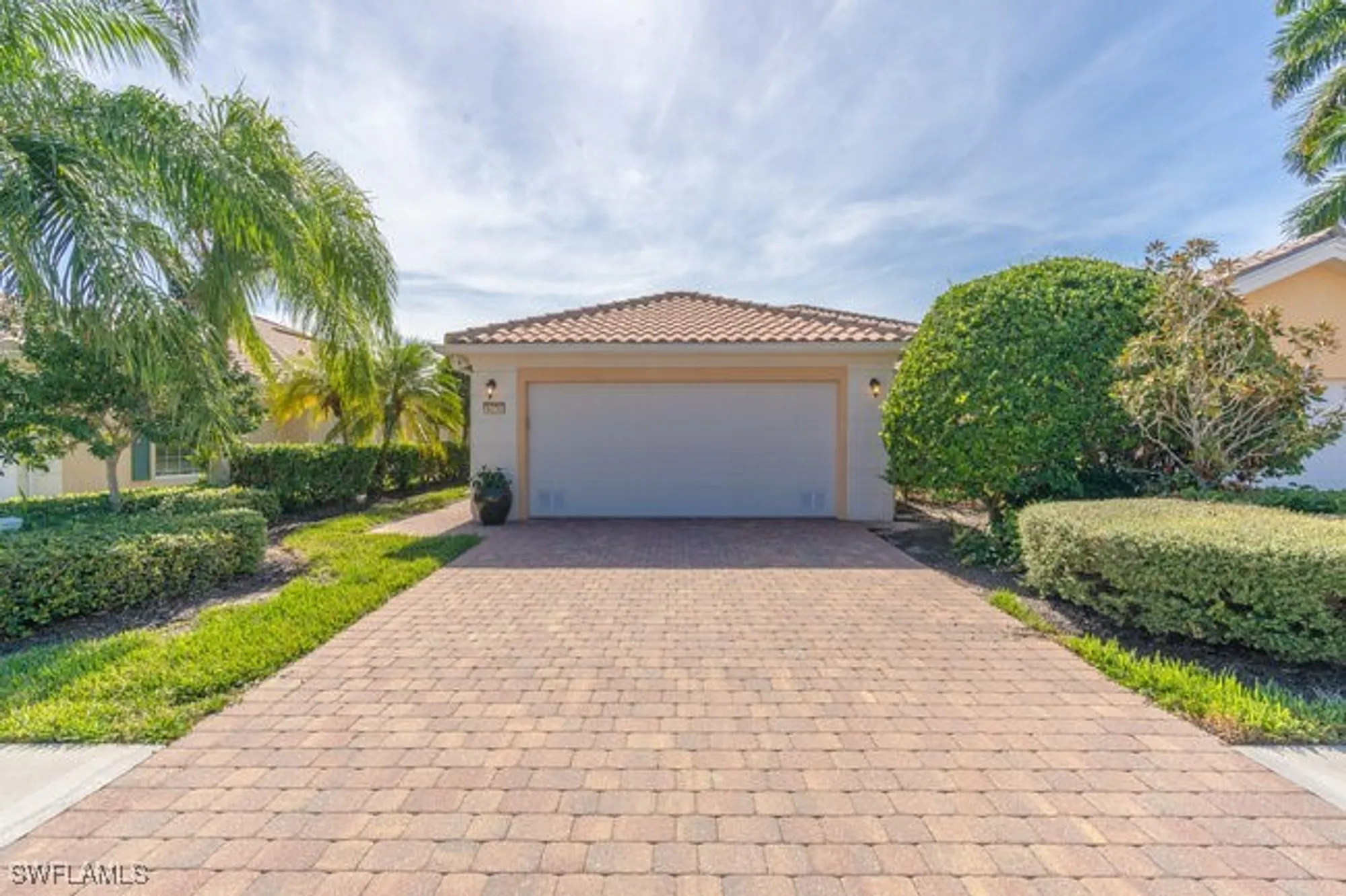 Property Slideshow image 3 of 33 | 8376 borboni ct, Naples, FL, 34114