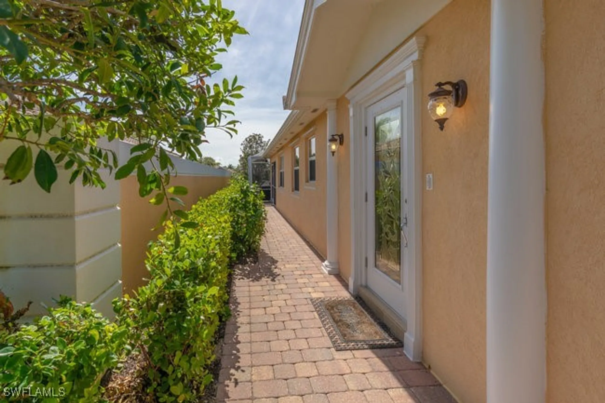 Property Slideshow image 4 of 33 | 8376 borboni ct, Naples, FL, 34114