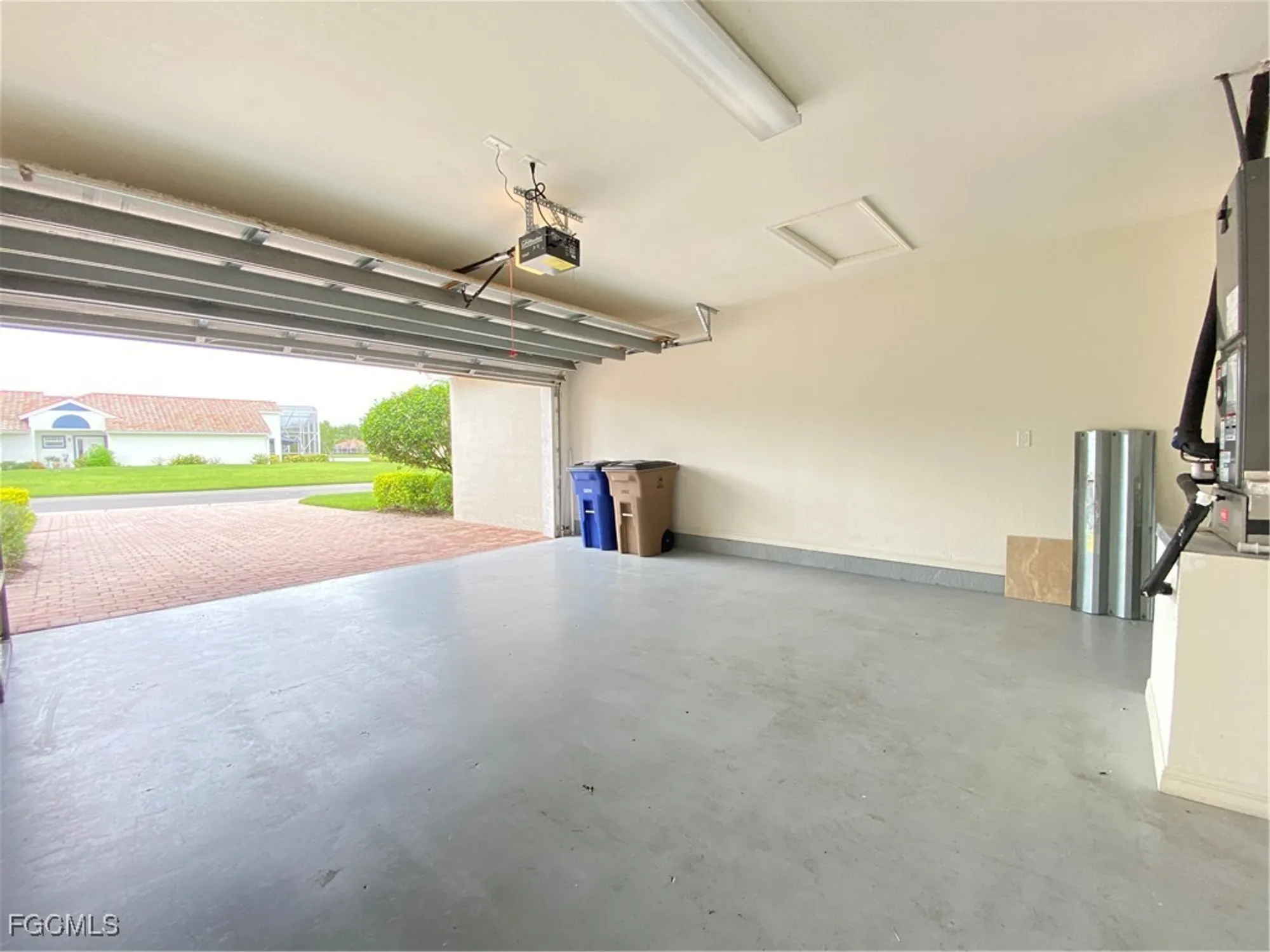 Property Slideshow image 19 of 29 | 2287 summersweet dr, Alva, FL, 33920