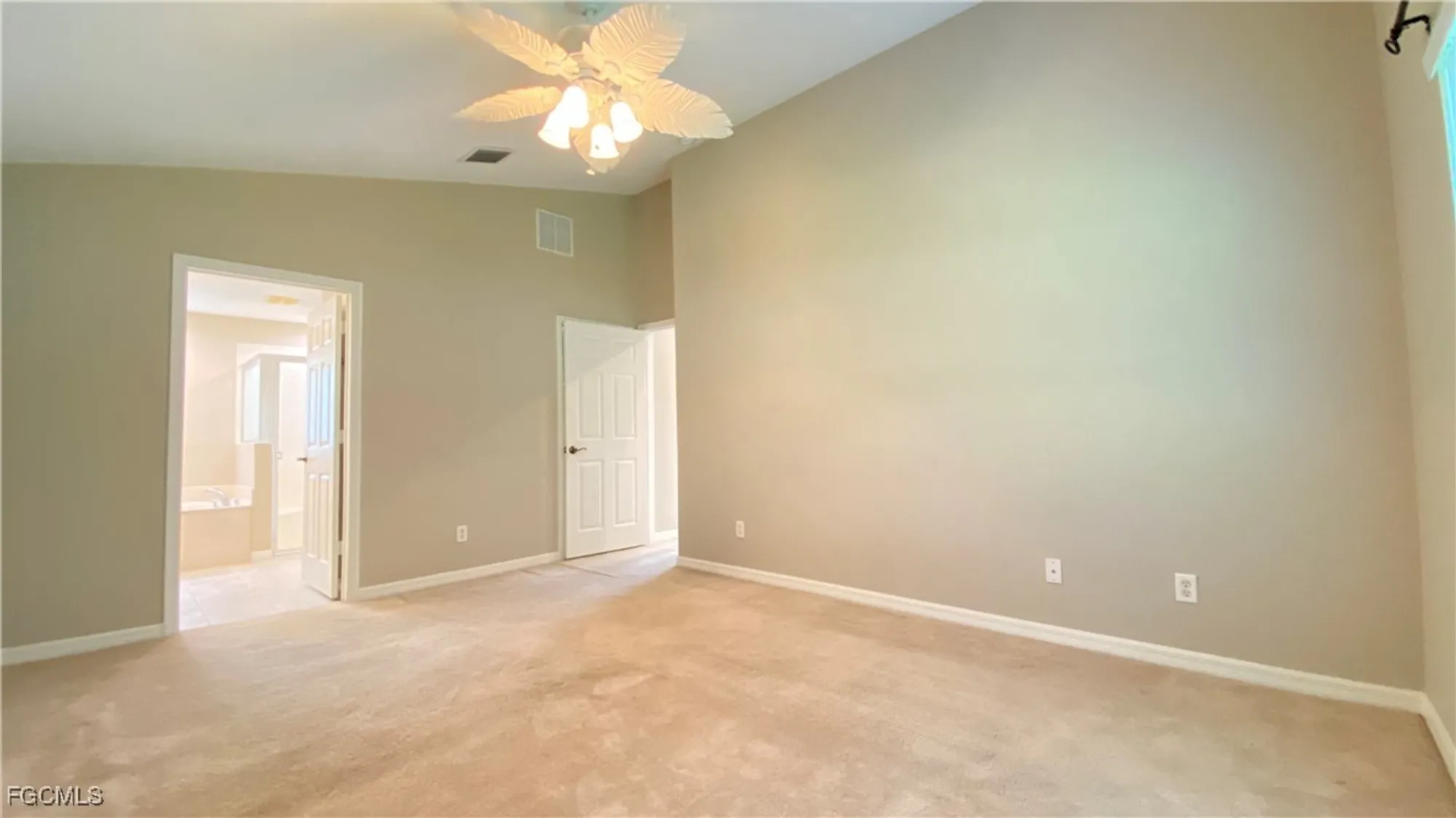 Property Slideshow image 9 of 29 | 2287 summersweet dr, Alva, FL, 33920