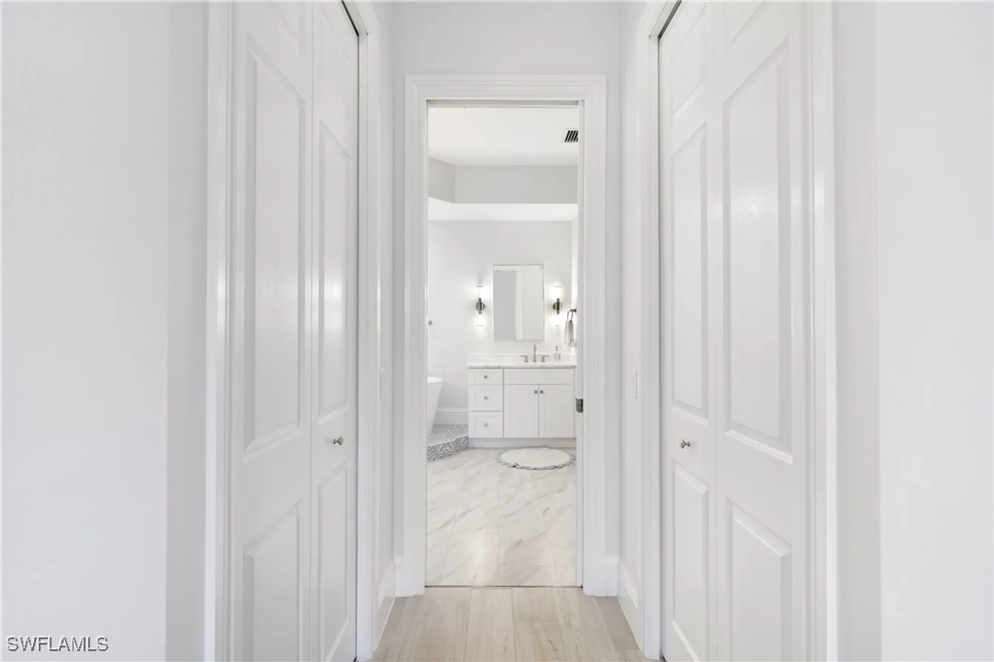 Property Slideshow image 15 of 42 | 831 sailaway ln 202, Naples, FL, 34108