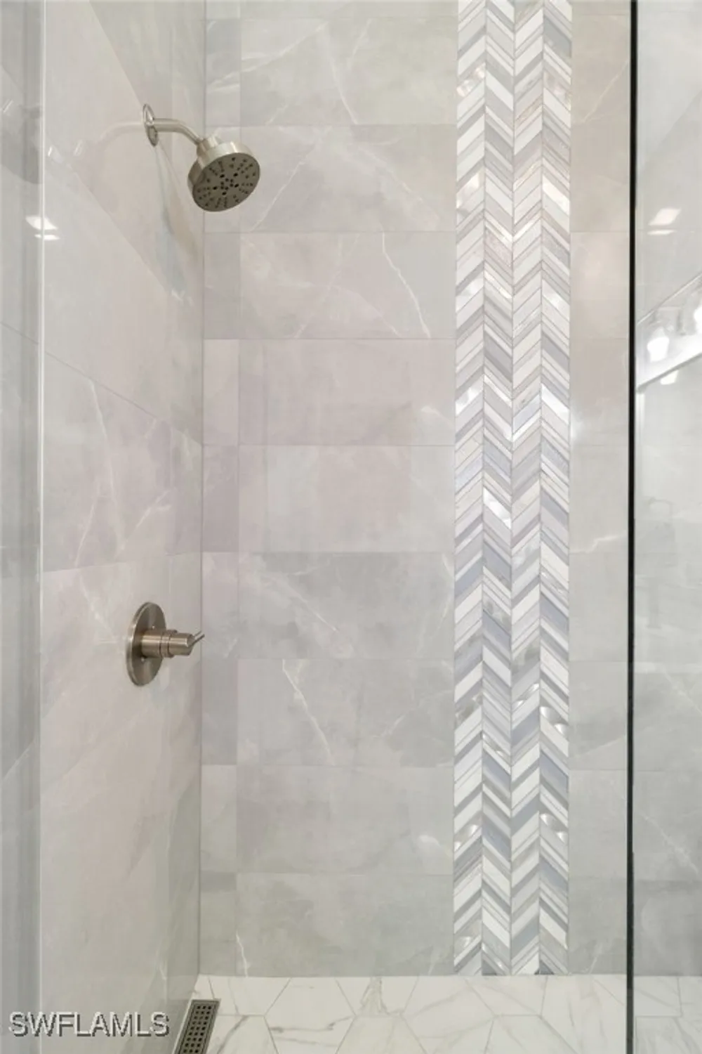 Property Slideshow image 26 of 42 | 831 sailaway ln 202, Naples, FL, 34108