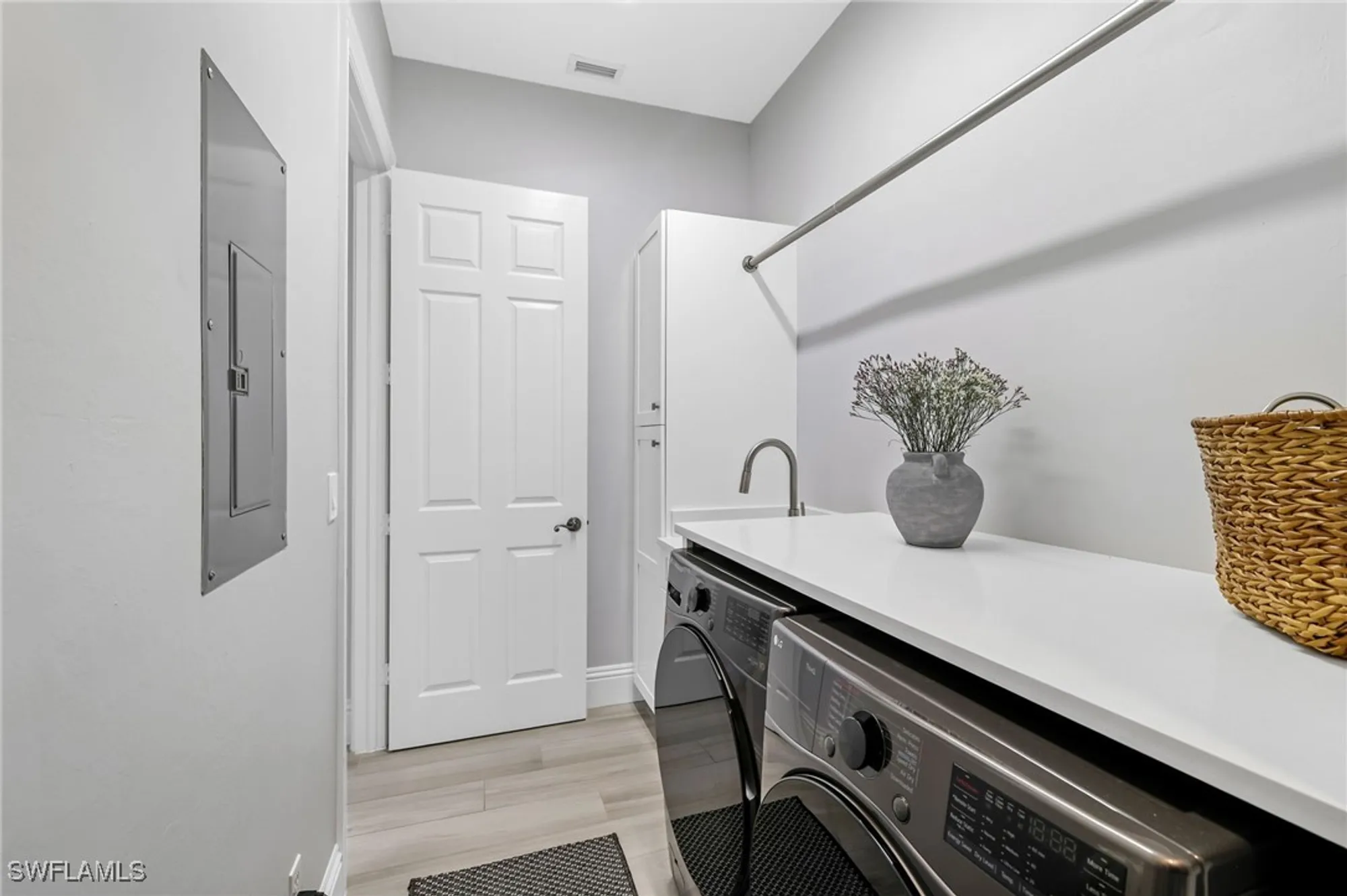 Property Slideshow image 29 of 42 | 831 sailaway ln 202, Naples, FL, 34108